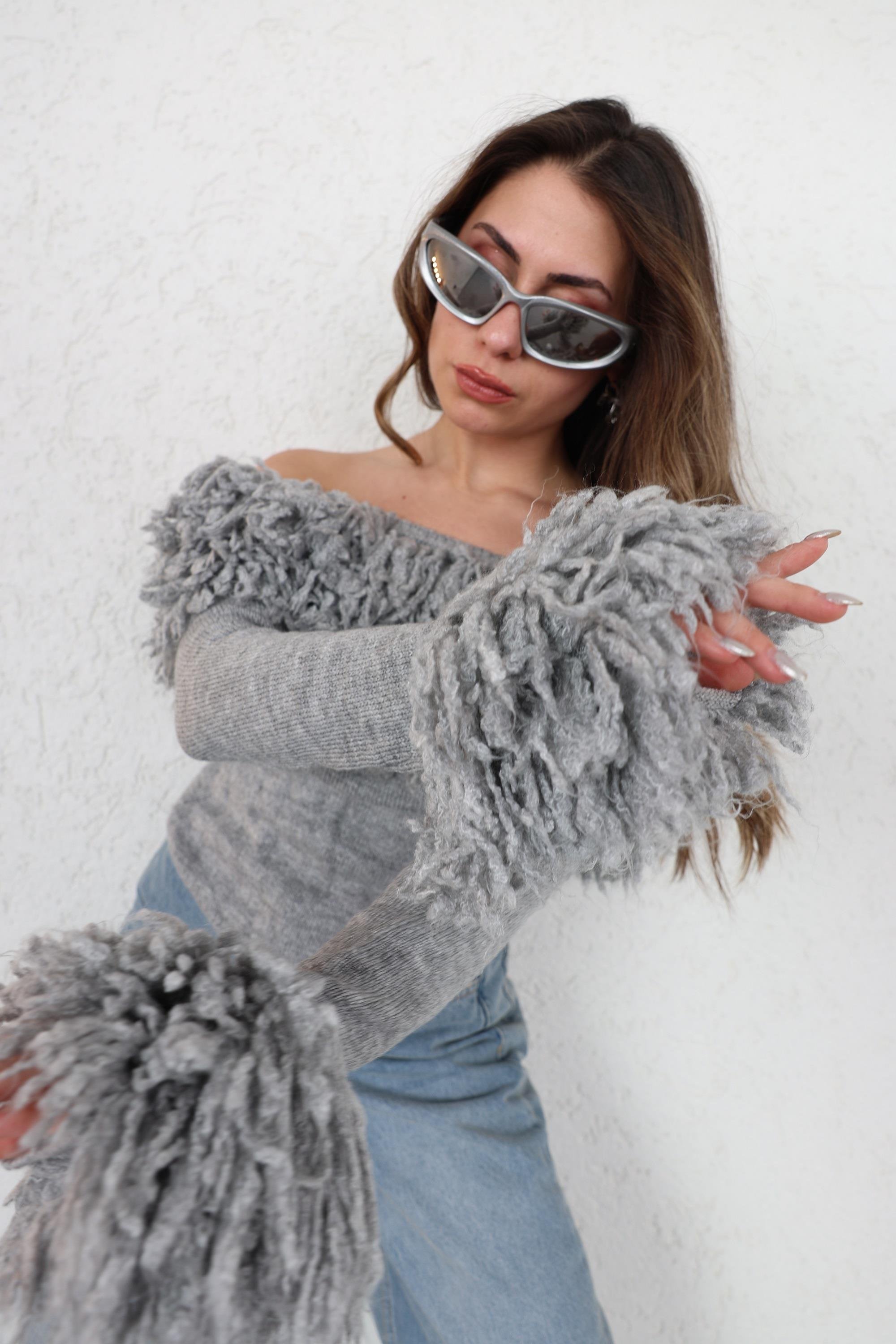 Triko/KazakPüsküllü Madonna Kazak