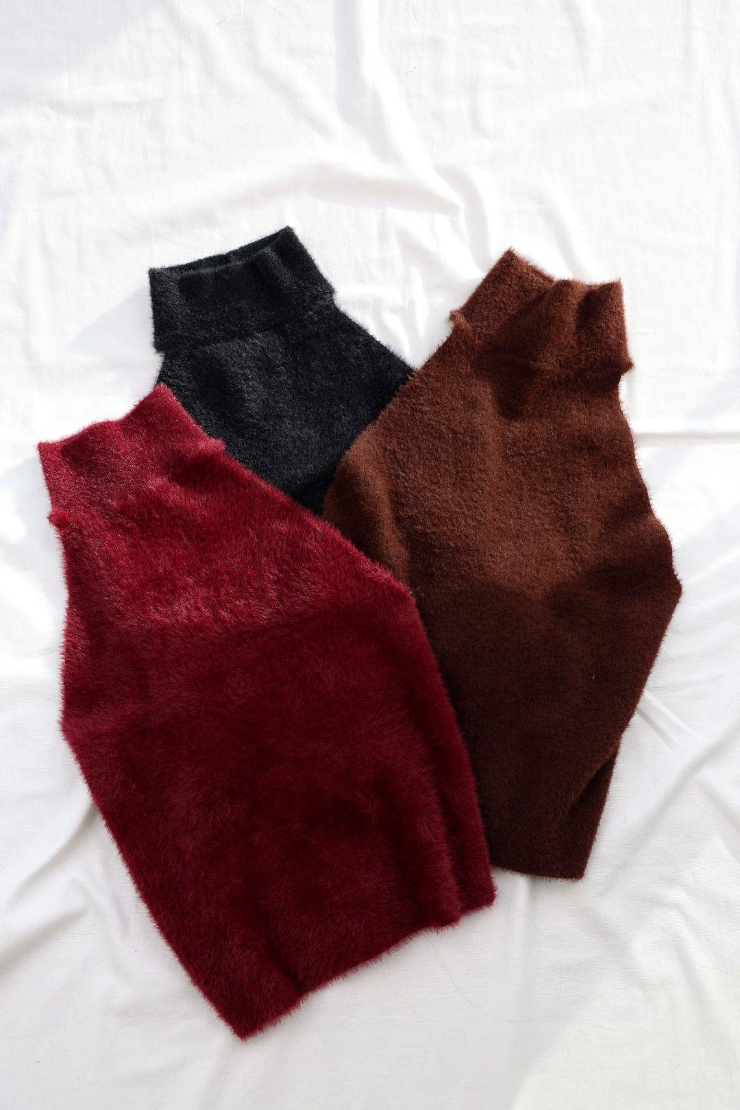 BluzSırt Açık Boyundan Peluş Bluz