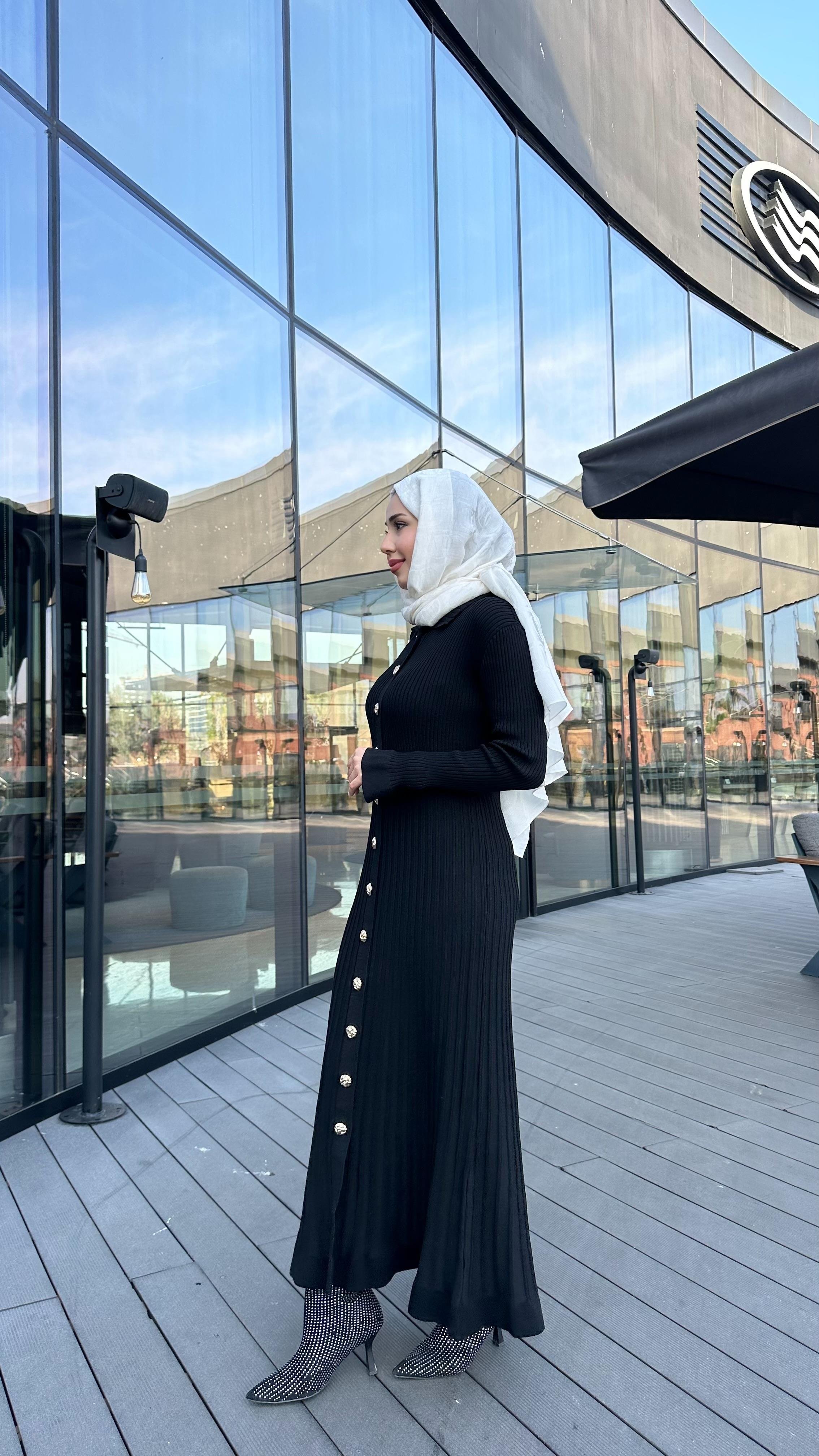 ÖNDEN DÜĞMELİ ELBİSE SİYAH