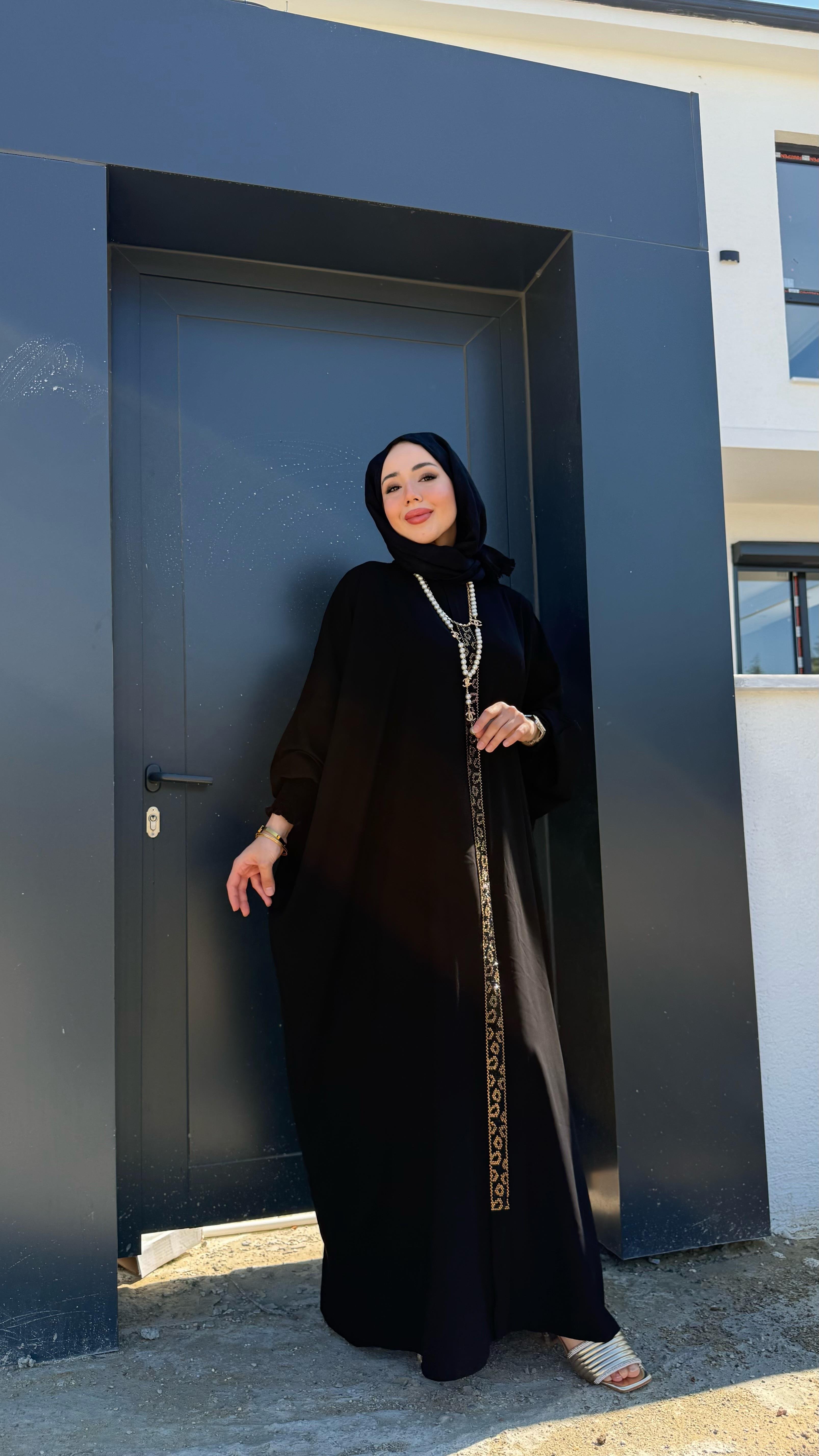 SİYAH İŞLEMELİ GİY ÇIK 