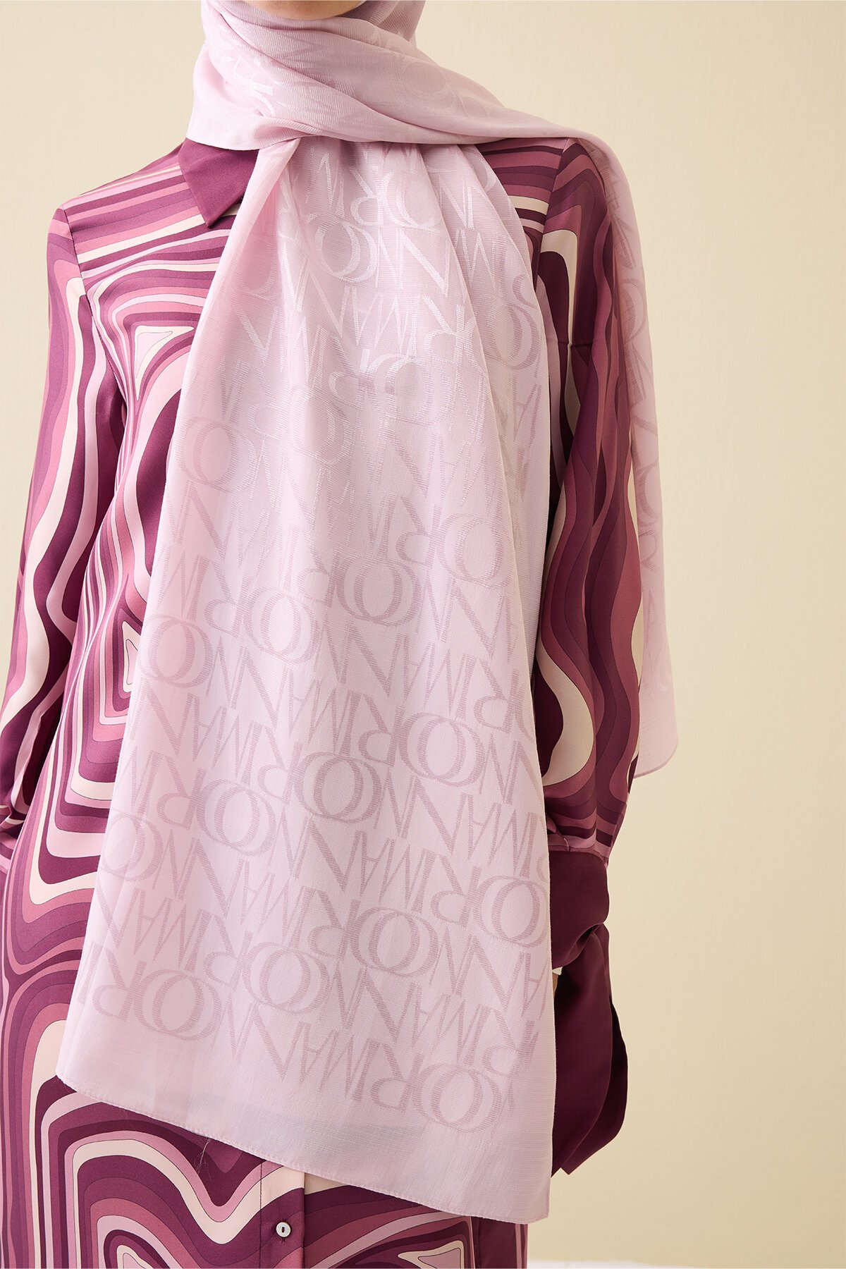 MONOGRAM SHINY JAKAR ŞAL