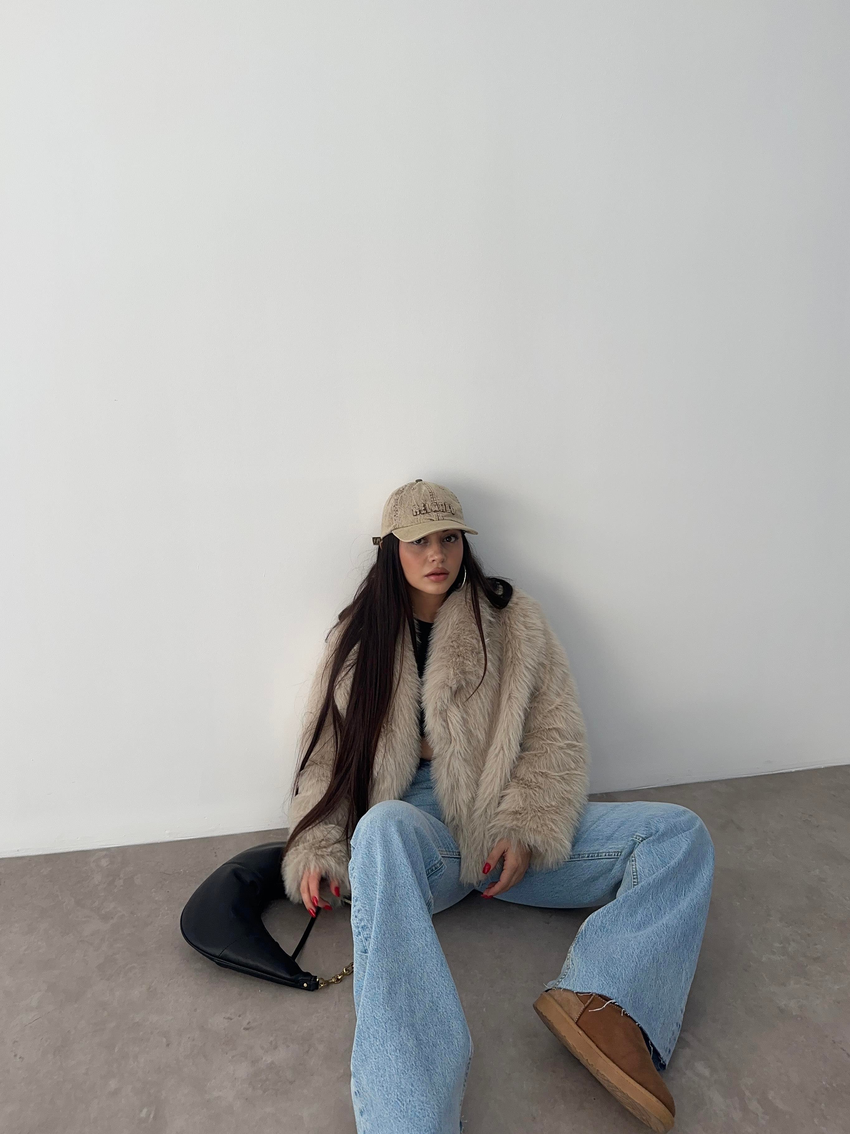 Kısa Yakalı Premium İthal Bej Kürk