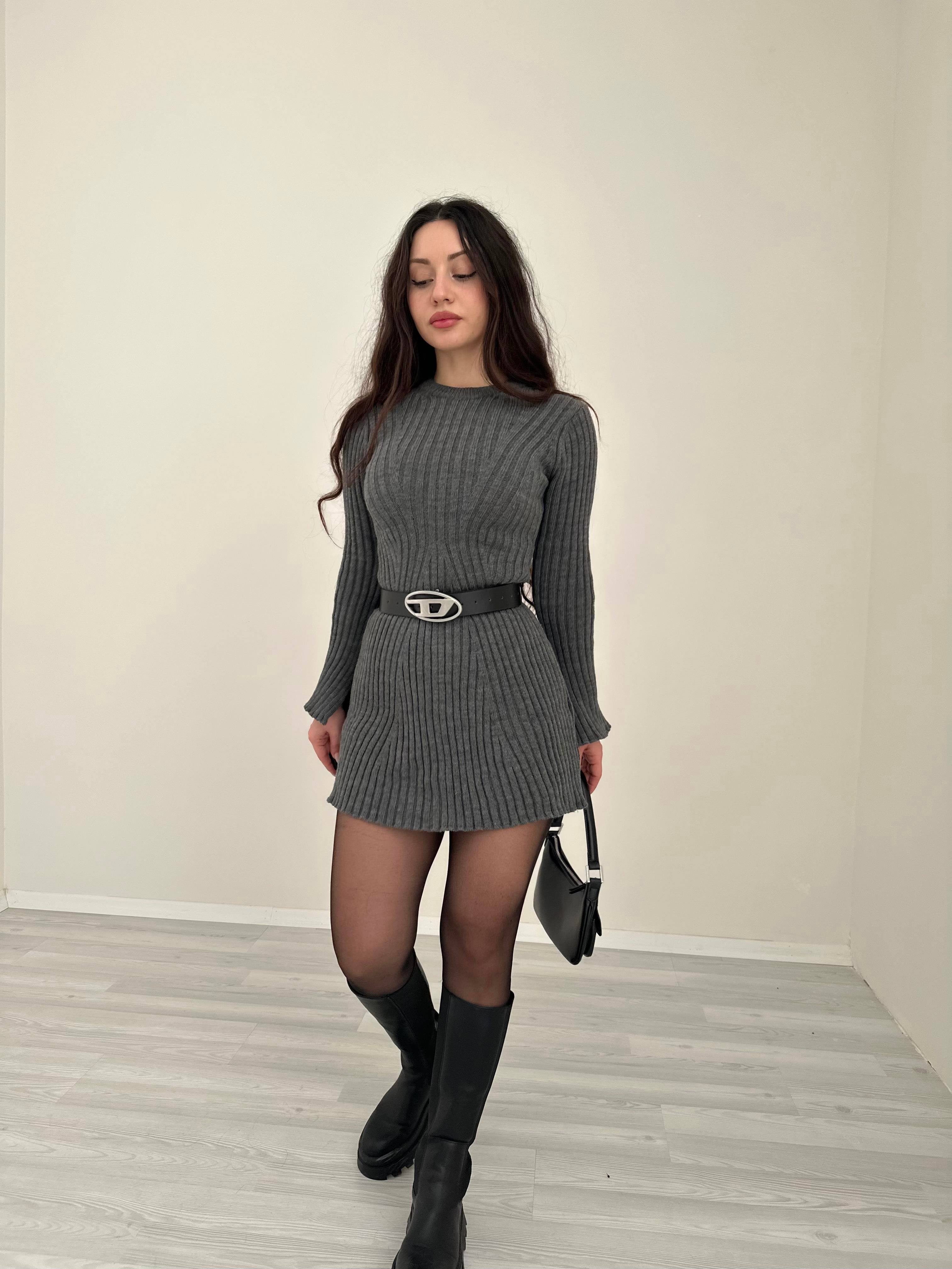 Kloş Etekli Füme Örgü Elbise