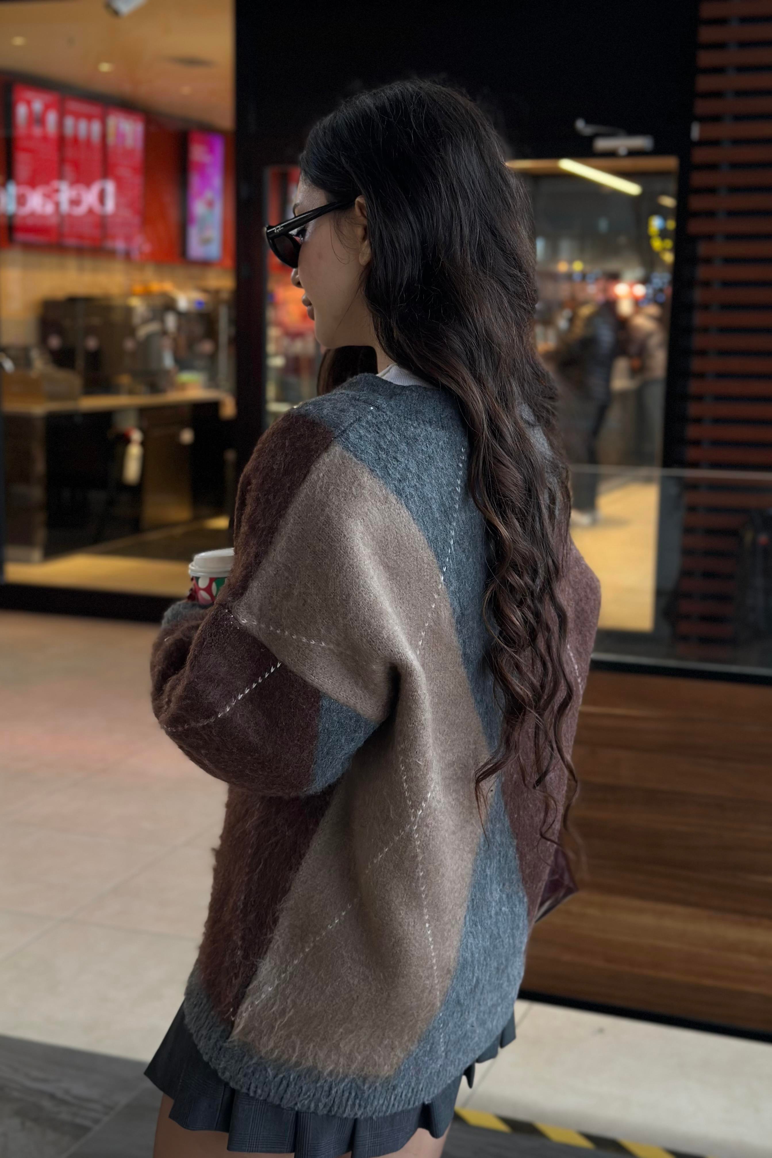 Premium Baklava Desenli V Yaka Kazak