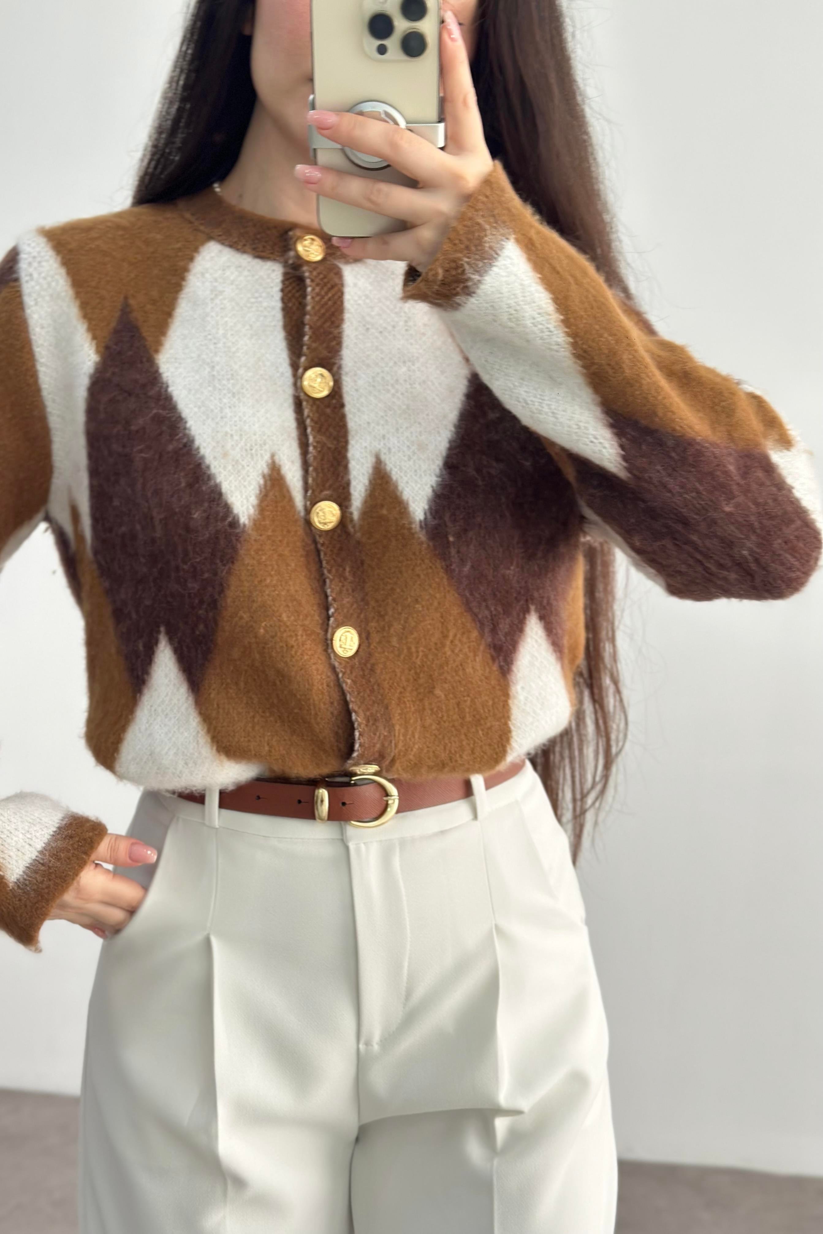 Premium Gold Düğme Detaylı Karamel Hırka