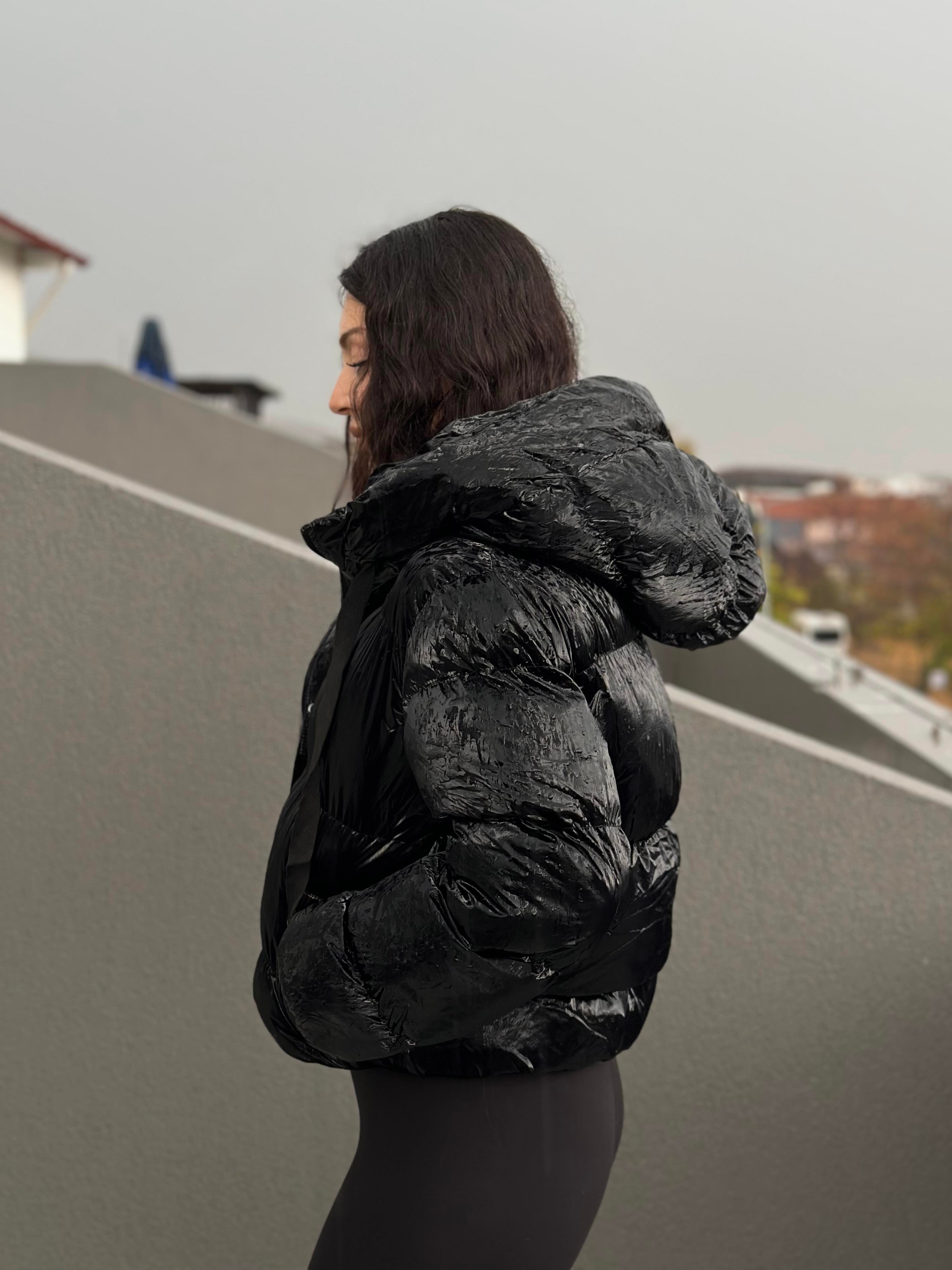 Premium Şişme Parlak Siyah Mont