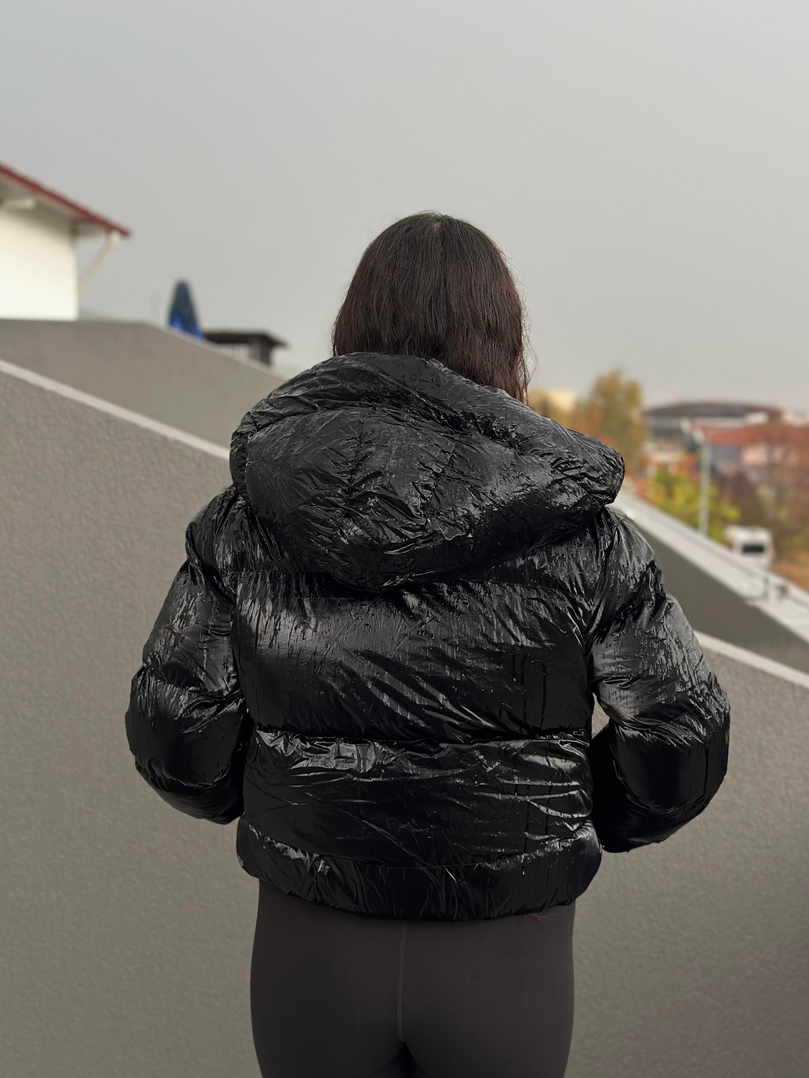 Premium Şişme Parlak Siyah Mont