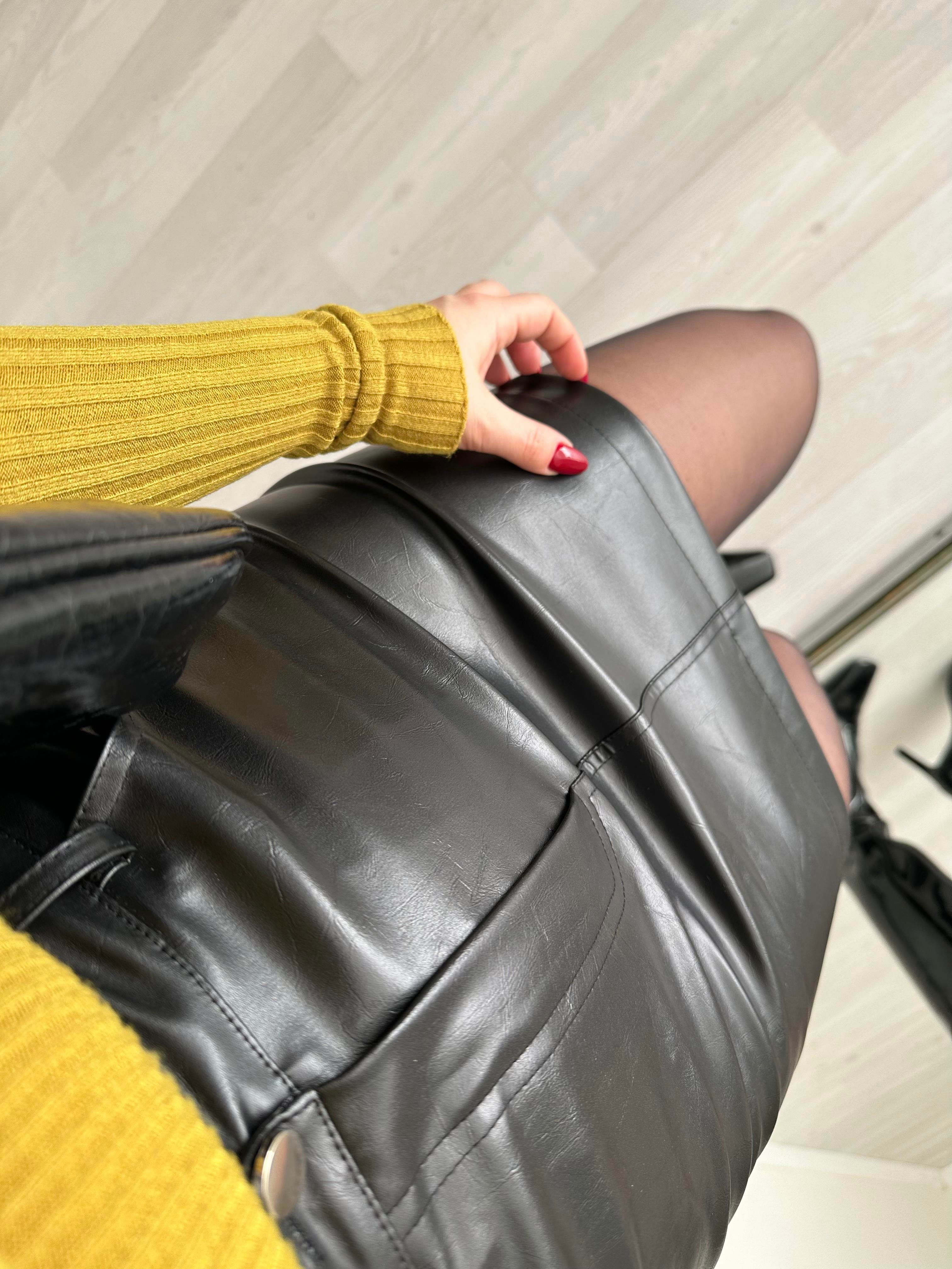 Premium Siyah Deri Mini Etek