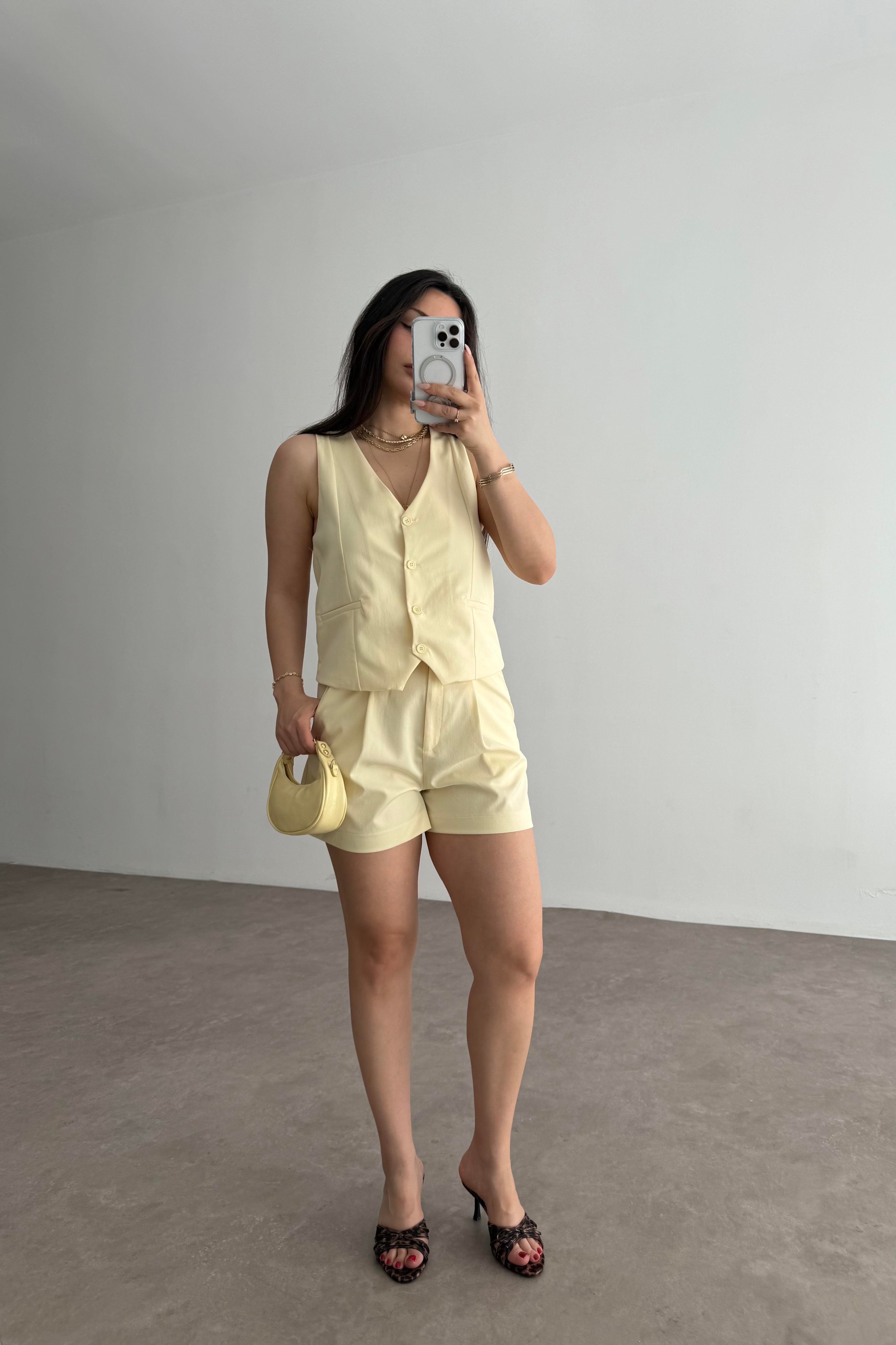 Premium Yelekli Şortlu Takım Sarı