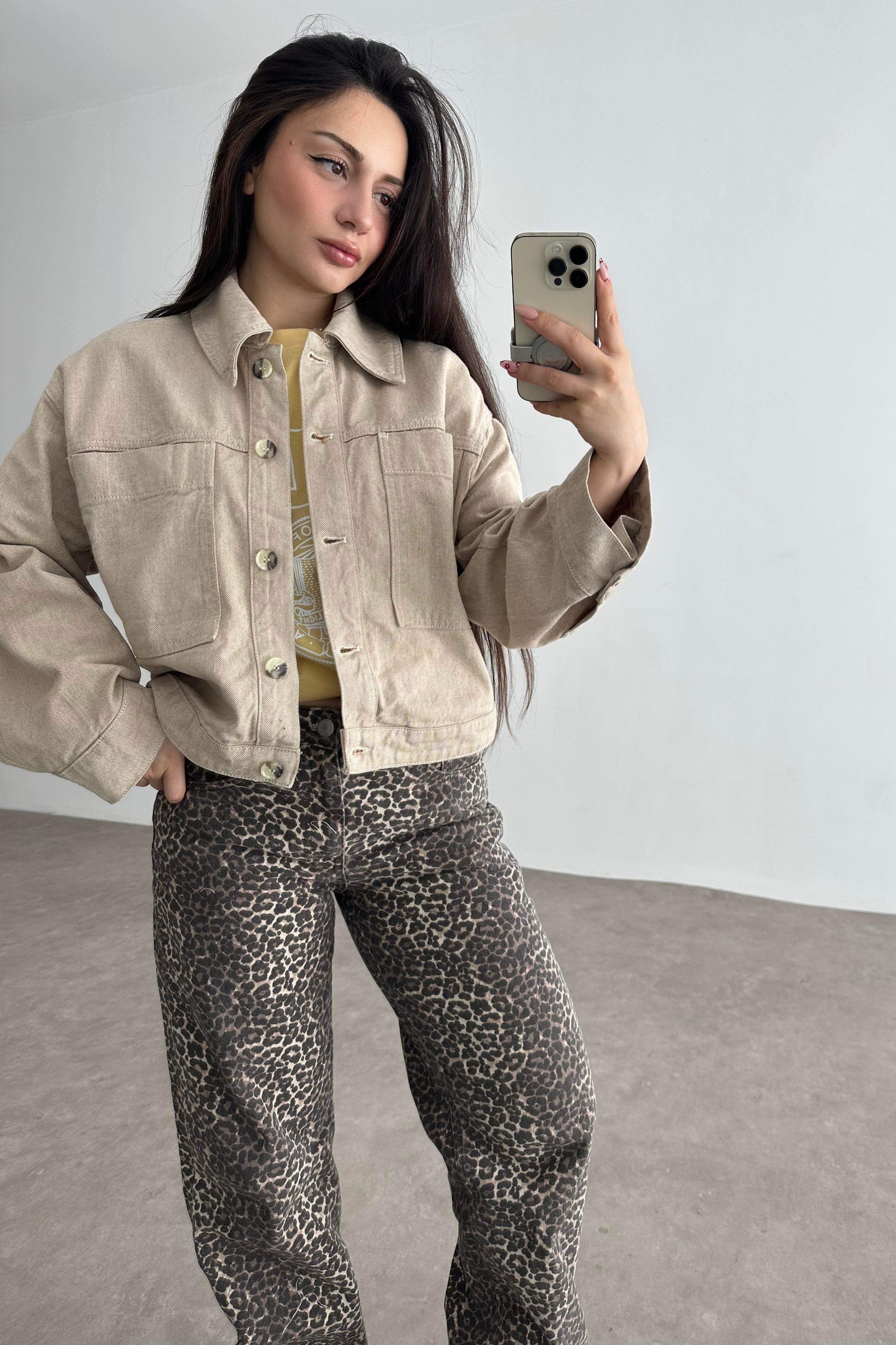 Zr Cep Detaylı Bej Denim Ceket