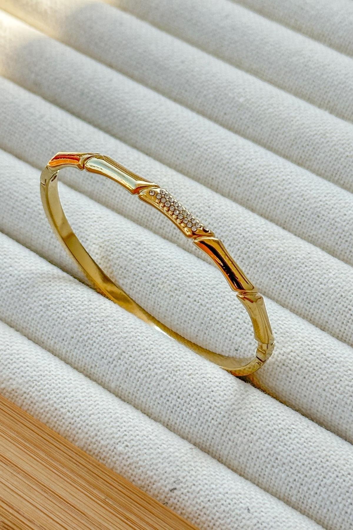 Gold Kelepçe Bileklik – Özel Tasarım Altın Renkli Bilezik