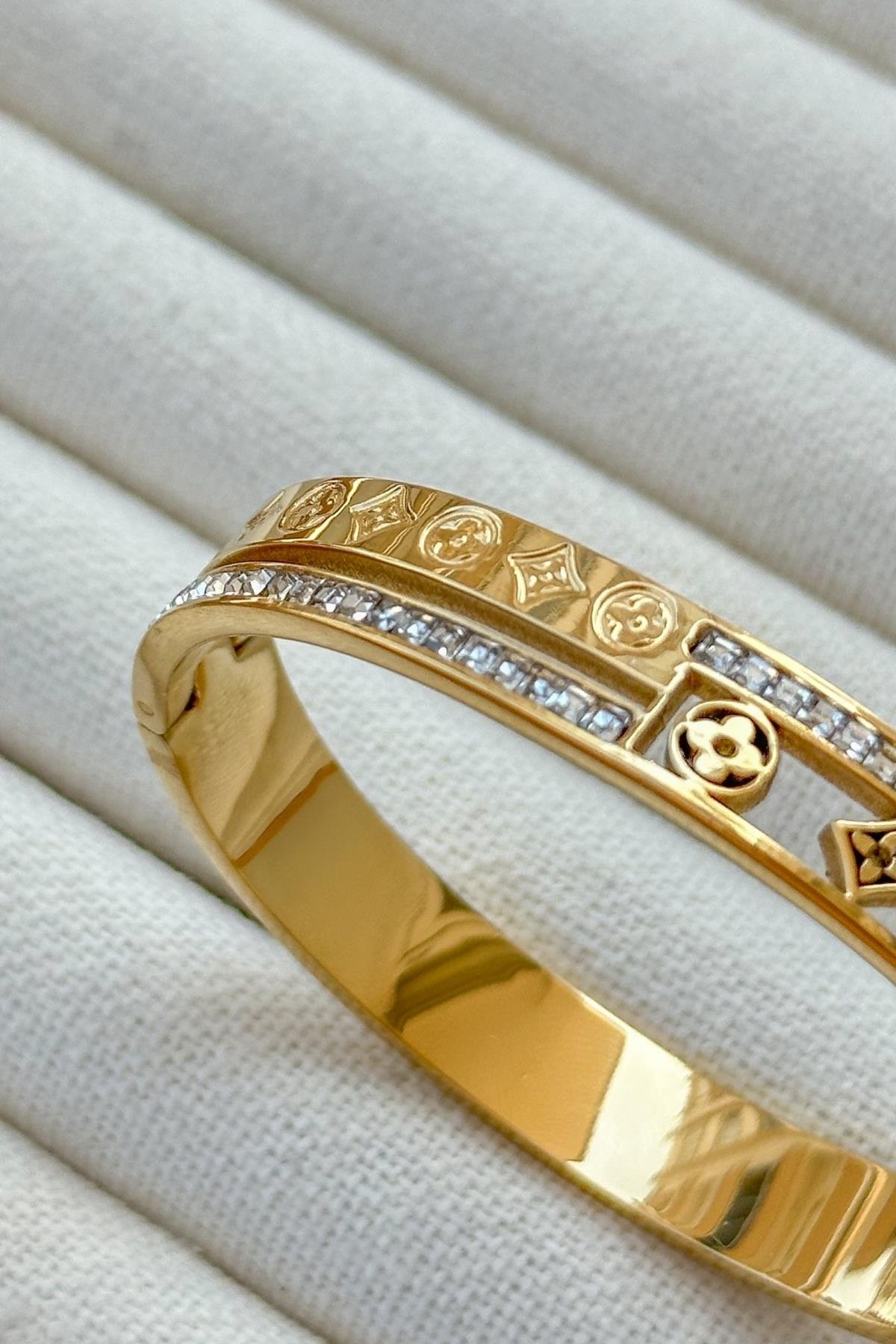 Gold Kelepçe Bileklik – Özel Tasarım Altın Renkli Bilezik