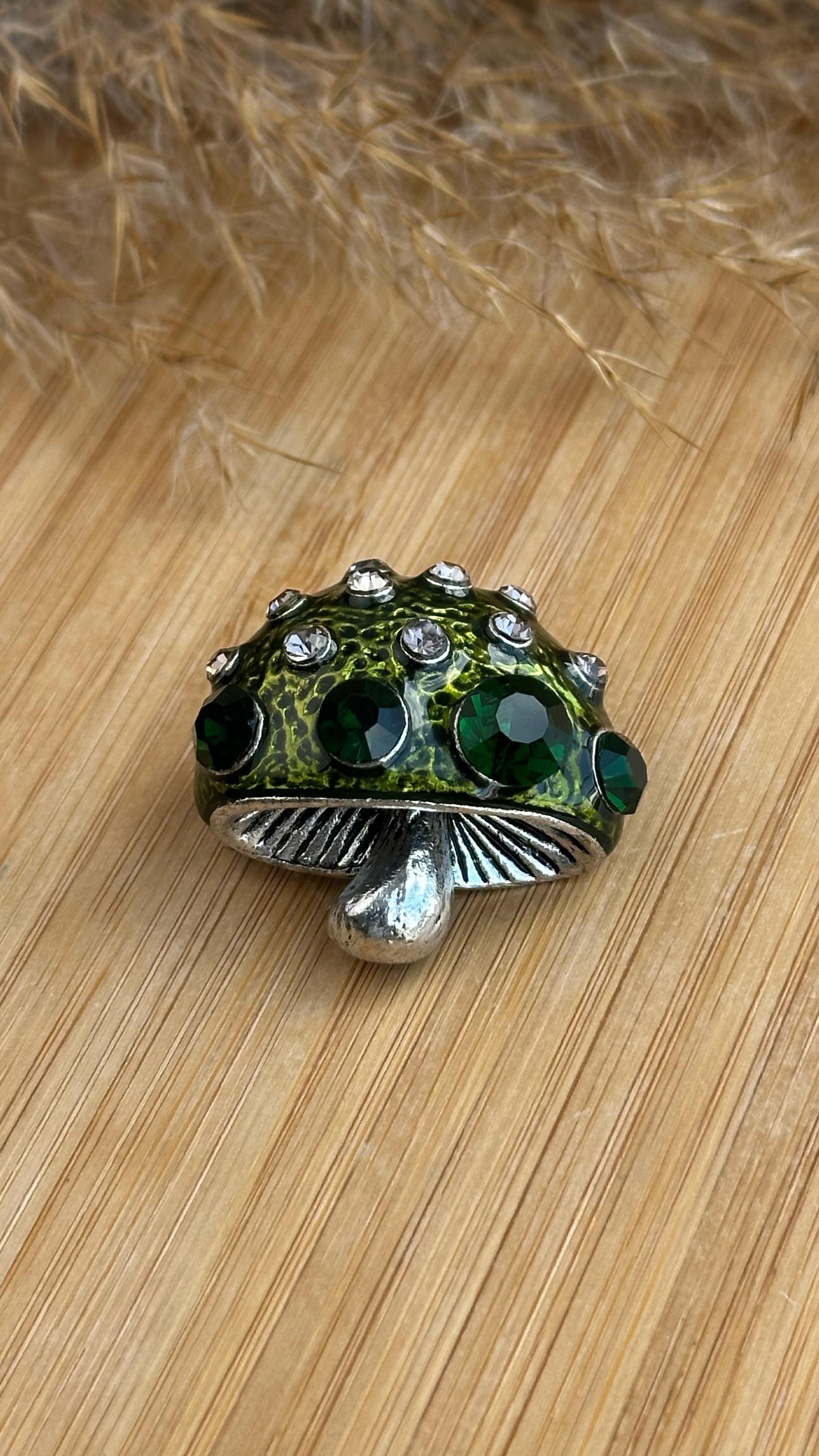 Özel Tasarım Broşu