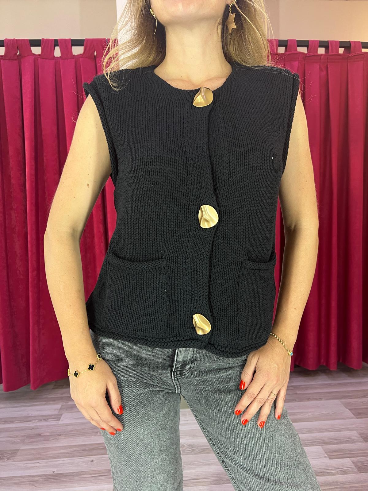 Asimetrik Düğmeli Siyah Triko Yelek