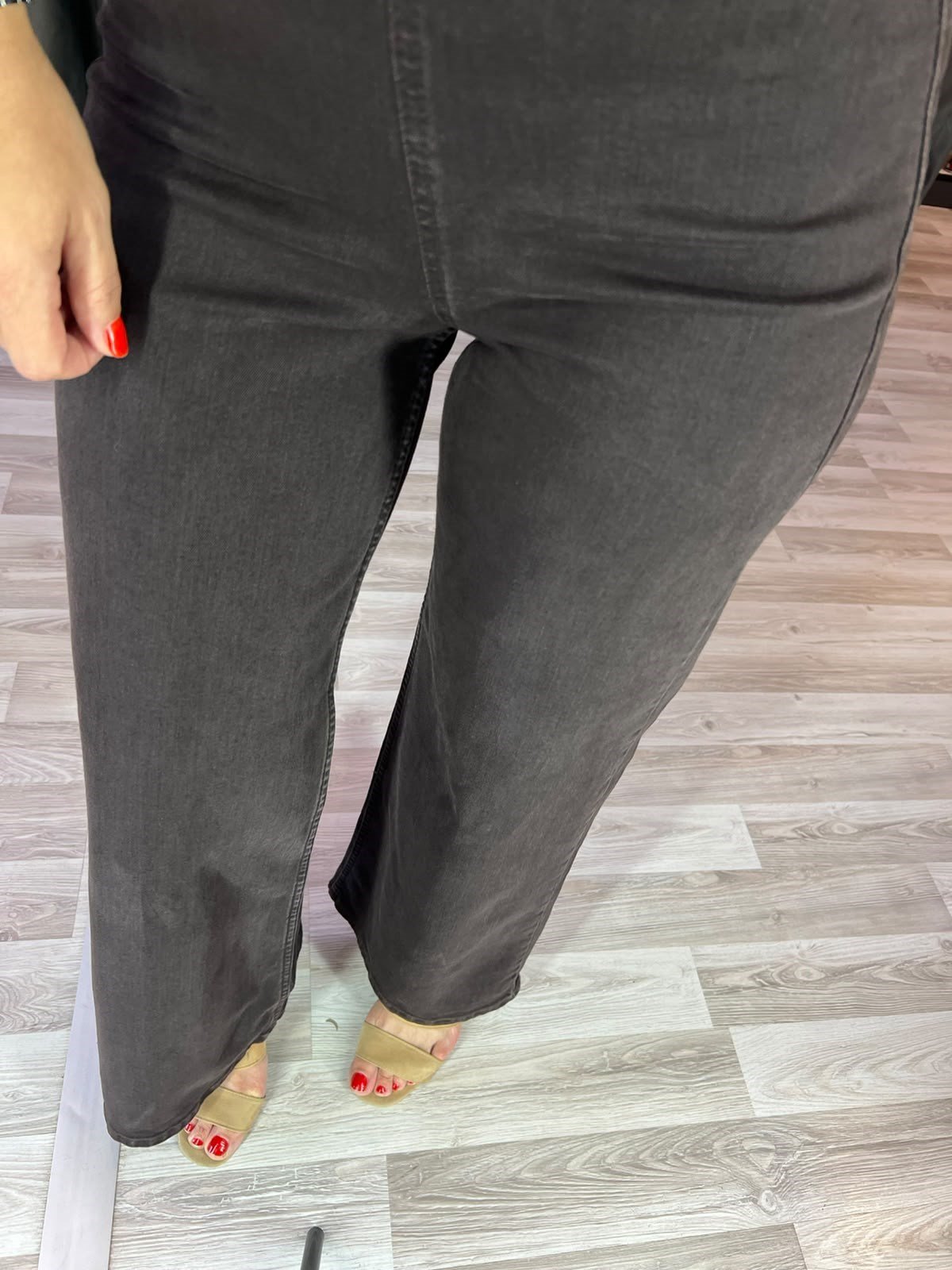 Beli Lastikli Bol Paça Lacivert Yumuşak Jean