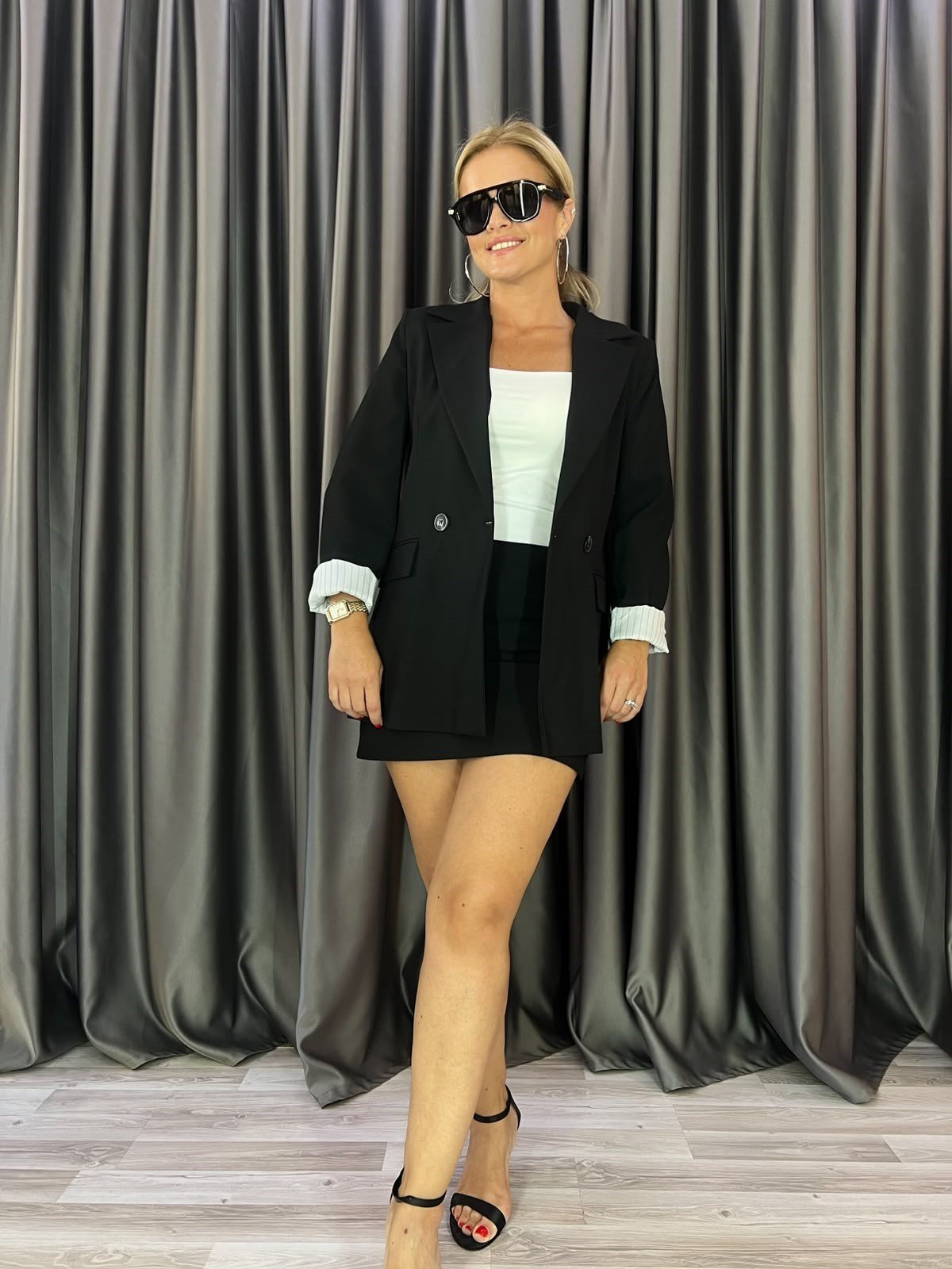 Çizgili Astar Detaylı Siyah Blazer Ceket