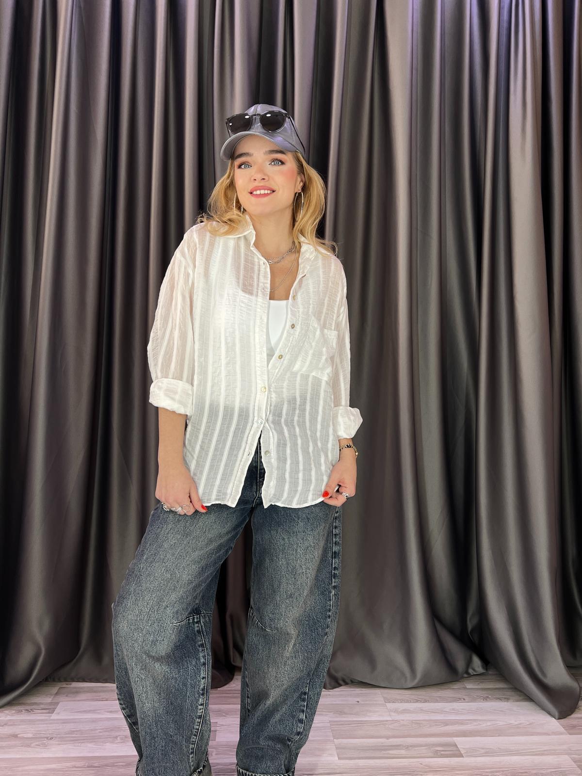 İce Off Modelli Beyaz Gömlek