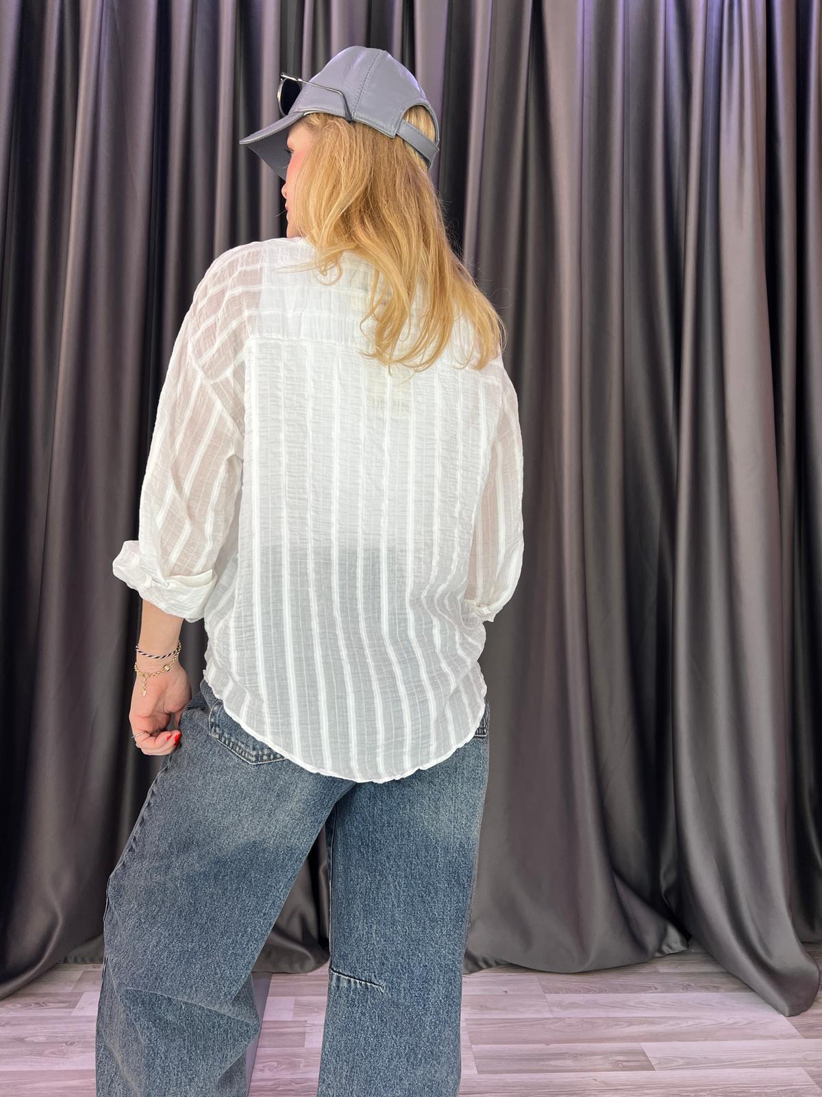 İce Off Modelli Beyaz Gömlek