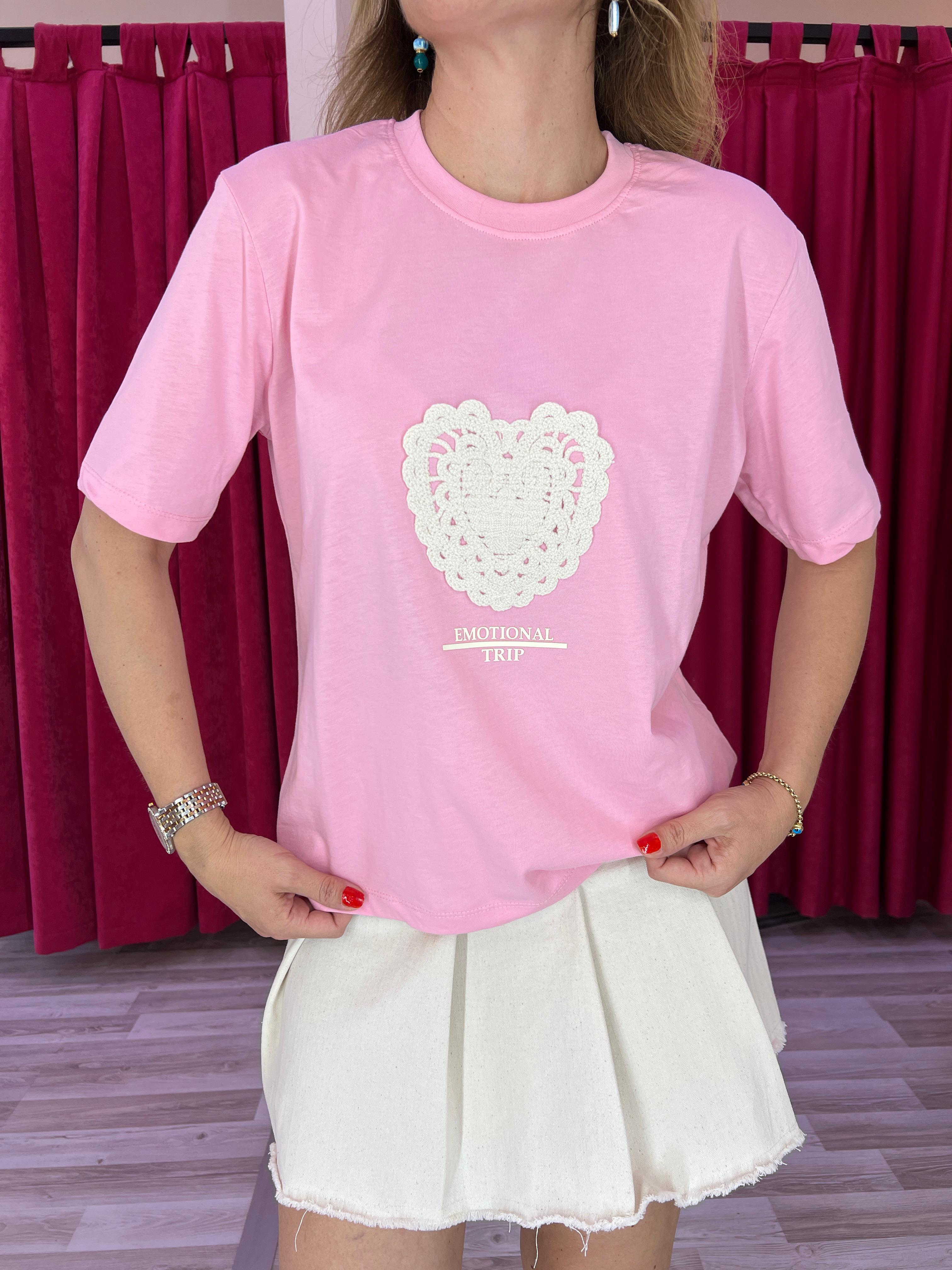 Kalp Dantel Detaylı Pembe Tshirt