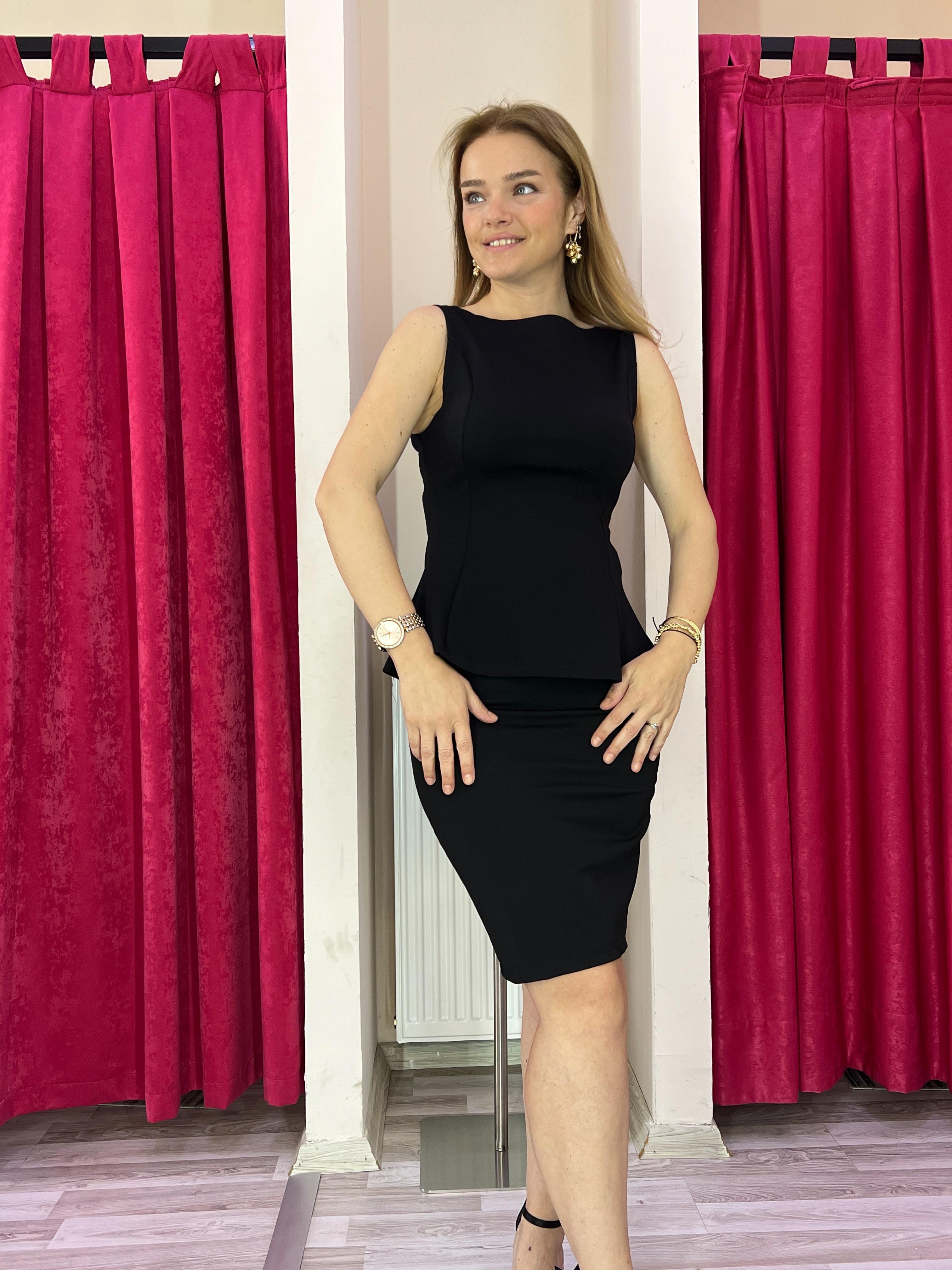 Kayık Yaka Siyah Peplum Bluz