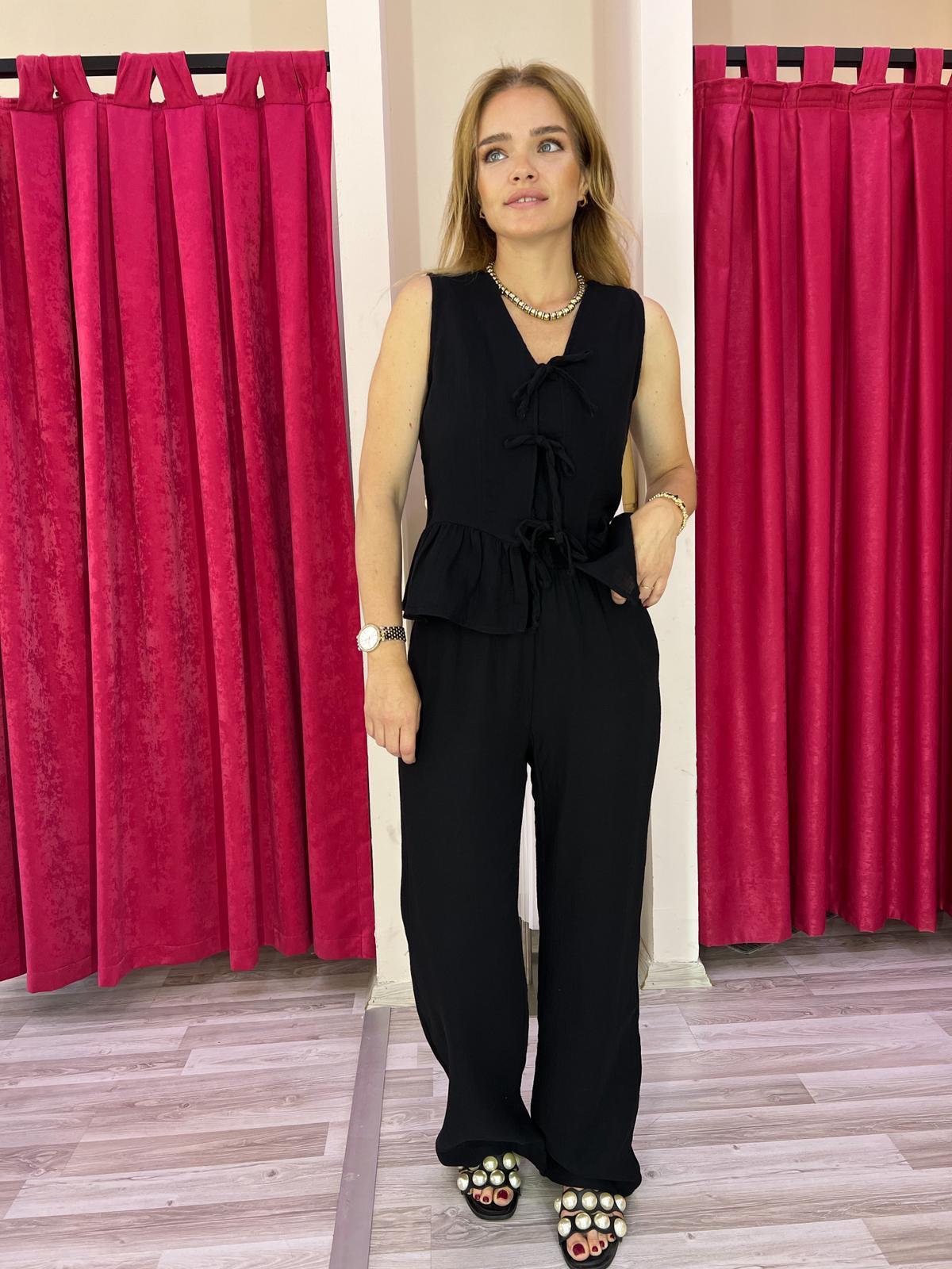 Müslin Bağcıklı Siyah Yelek