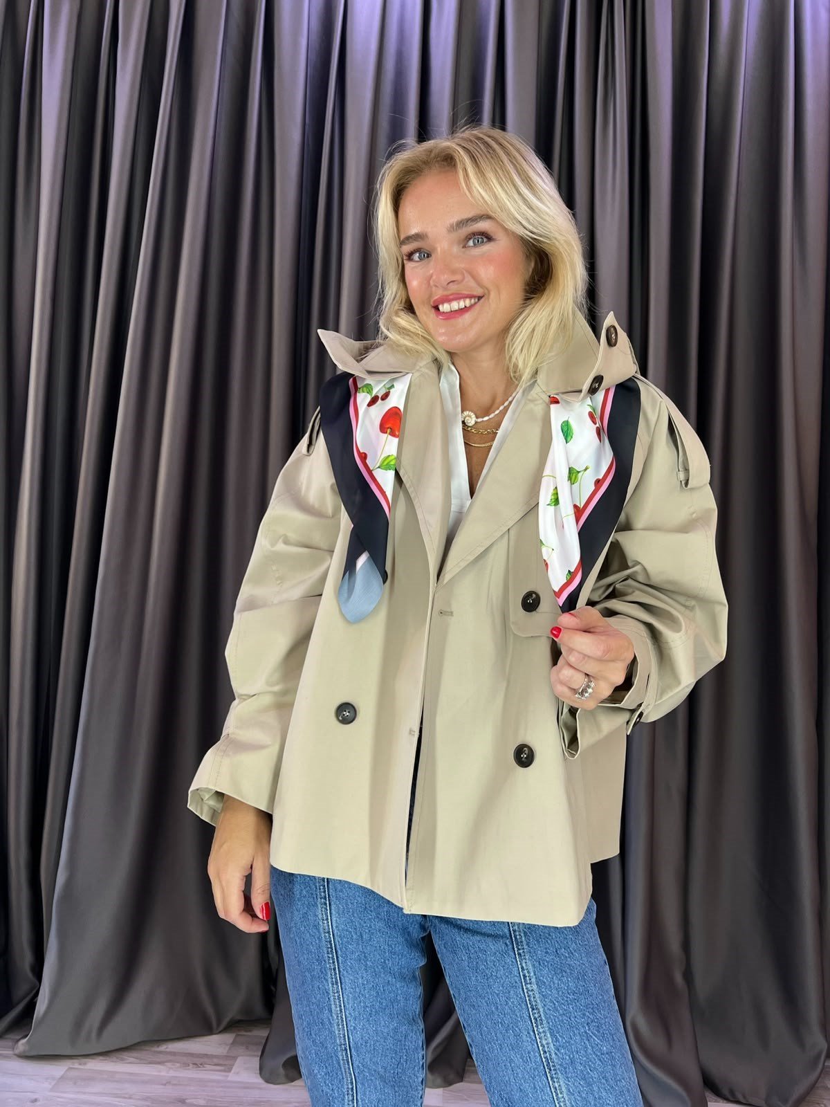 Q-Luxury Kısa Bej Trençkot