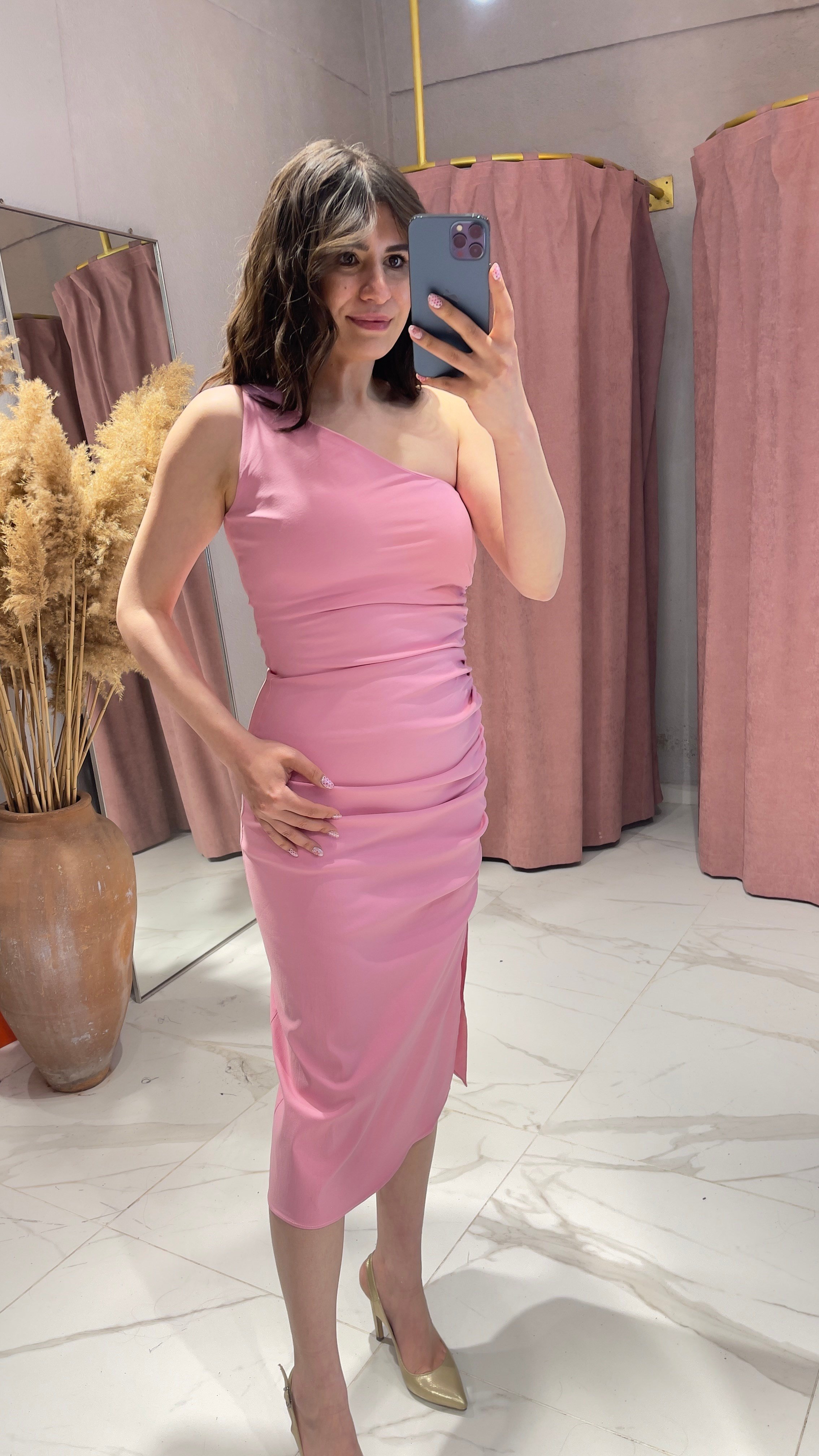  Yırtmaç Ve Büzgülü Elbise-PEMBE