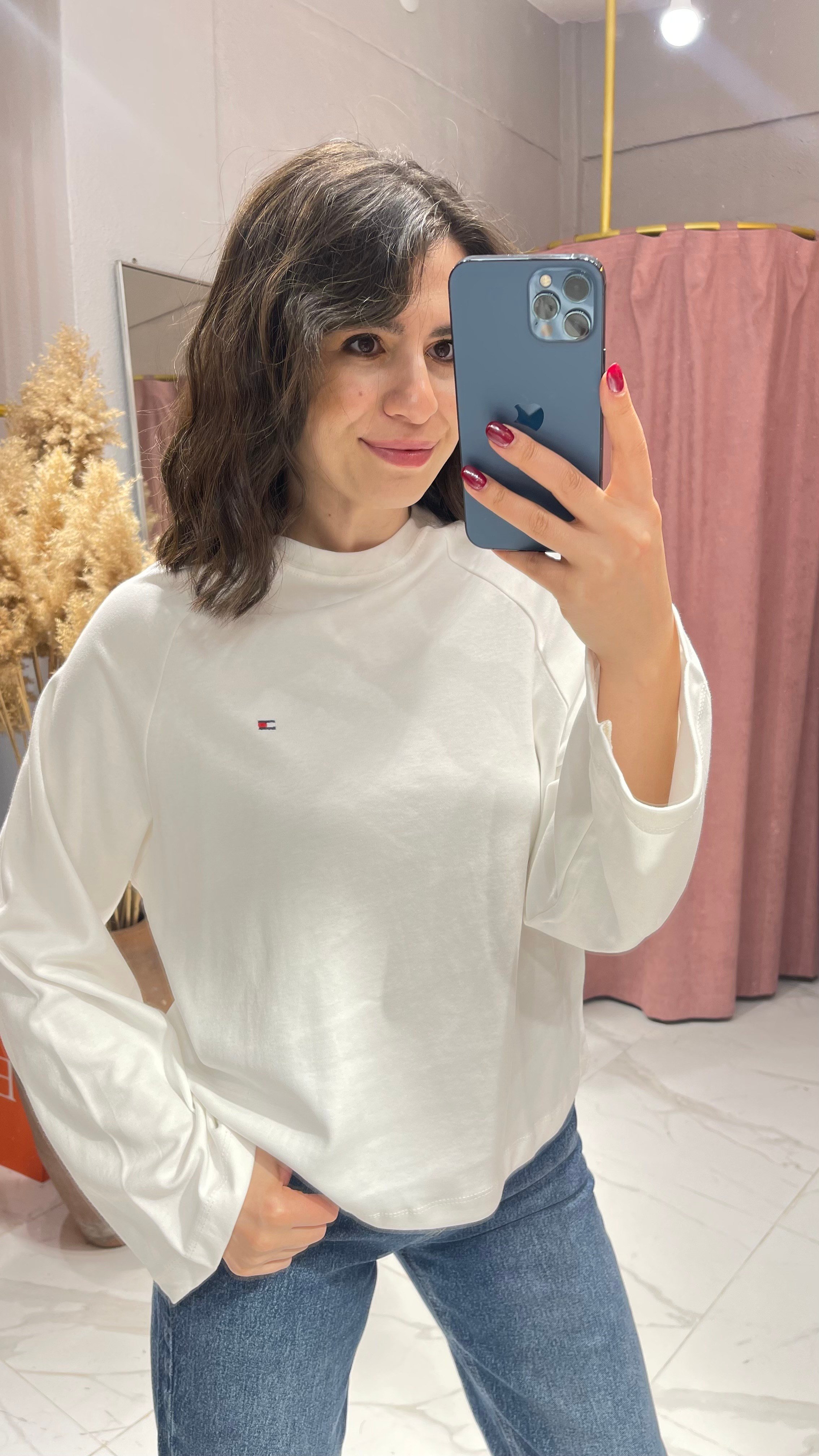 TMMY UZUN KOLLU SWEATSHİRT-BEYAZ