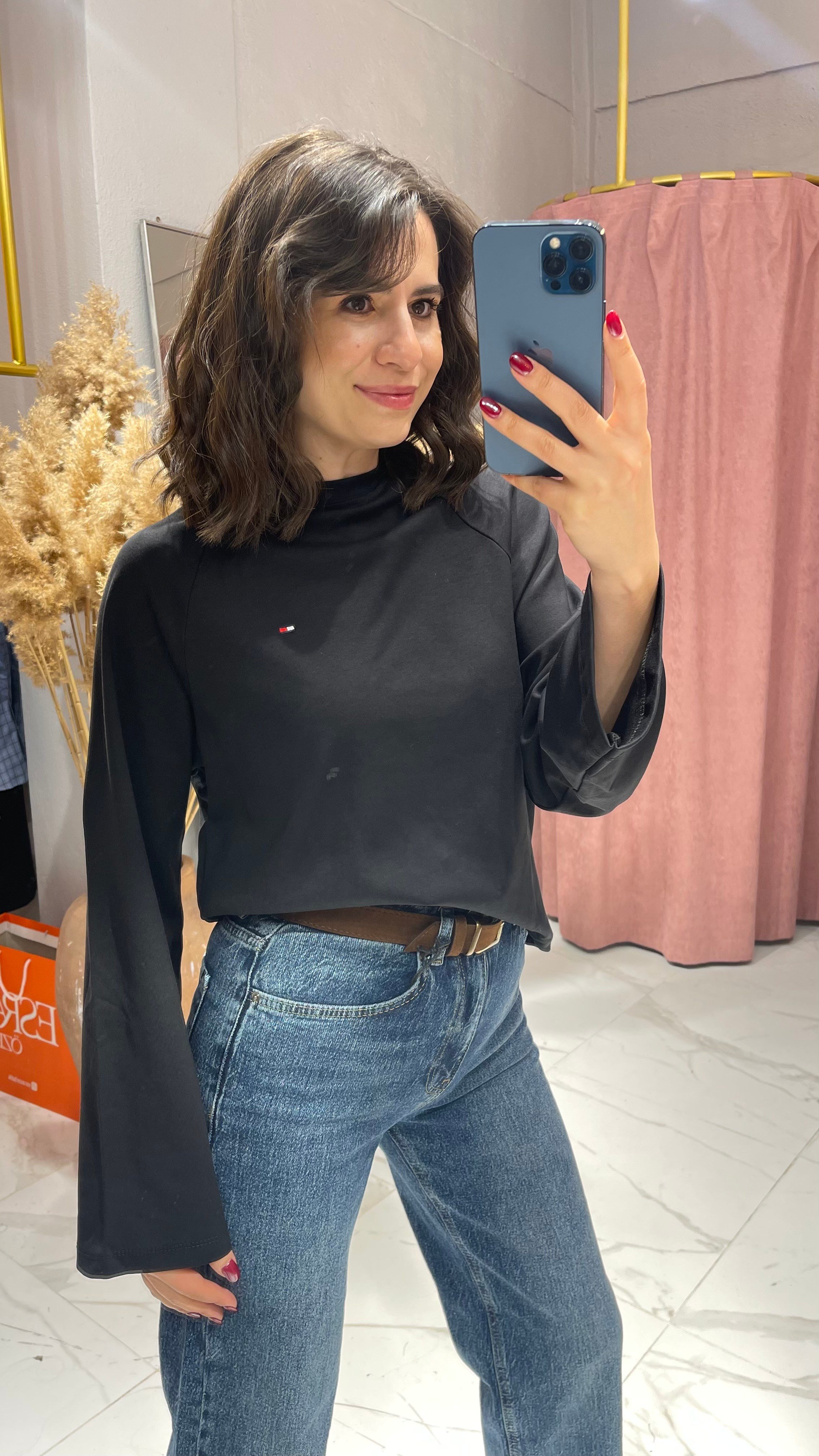 TMMY UZUN KOLLU SWEATSHİRT-SİYAH