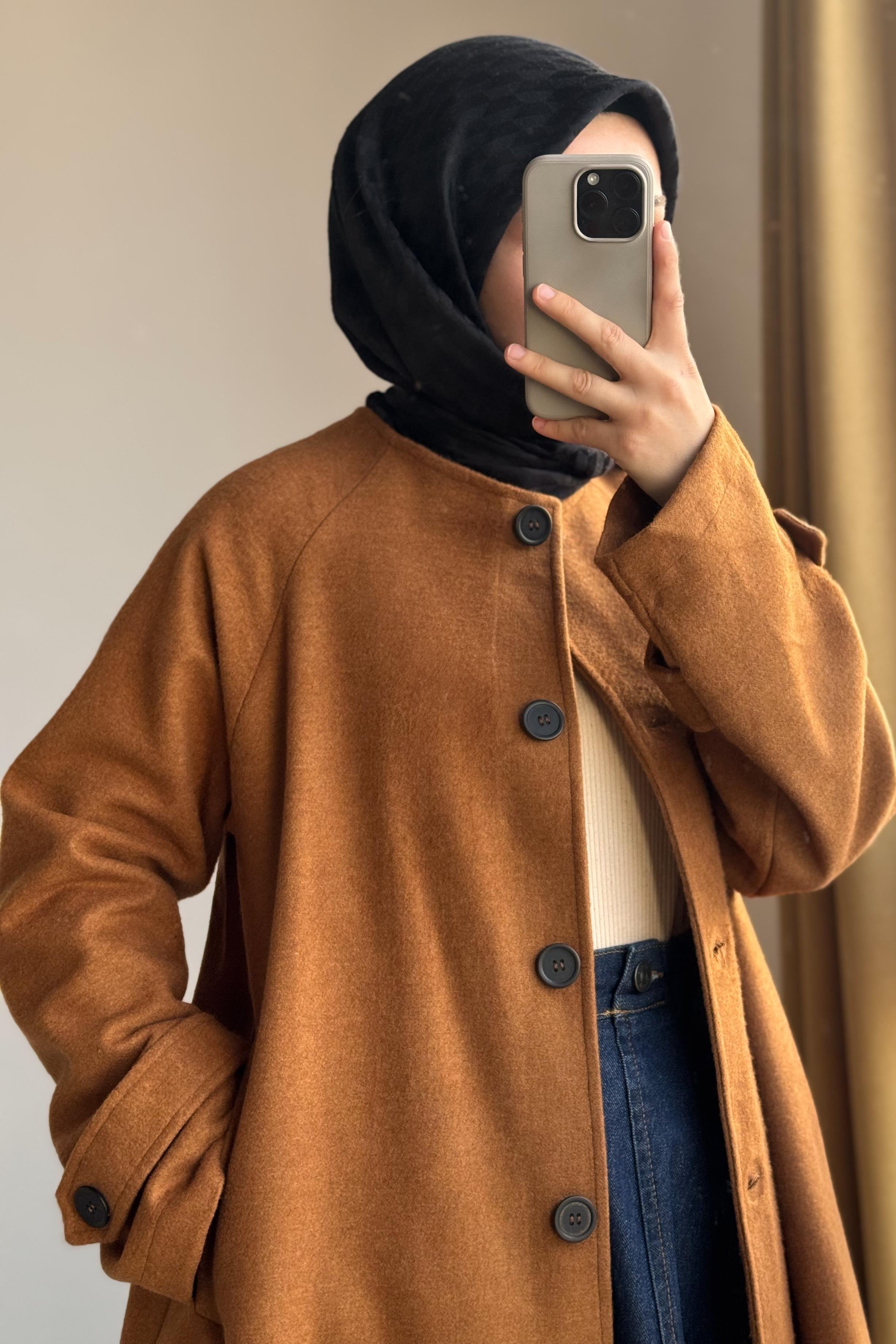 Ande Tesettür, Şal Detaylı Kışlık Ferace, Şal Detaylı Kışlık Ferace - Taba