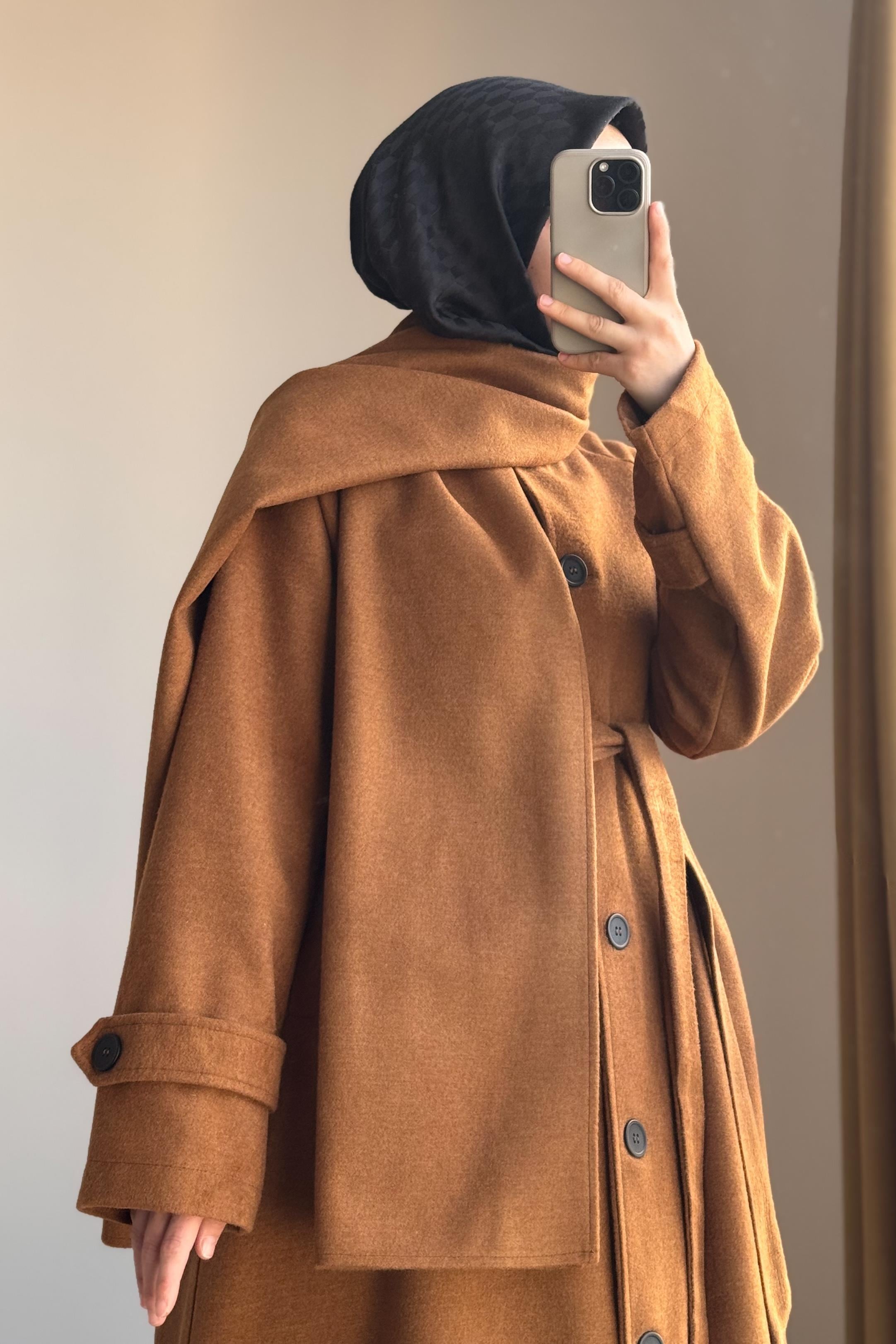 Ande Tesettür, Şal Detaylı Kışlık Ferace, Şal Detaylı Kışlık Ferace - Taba