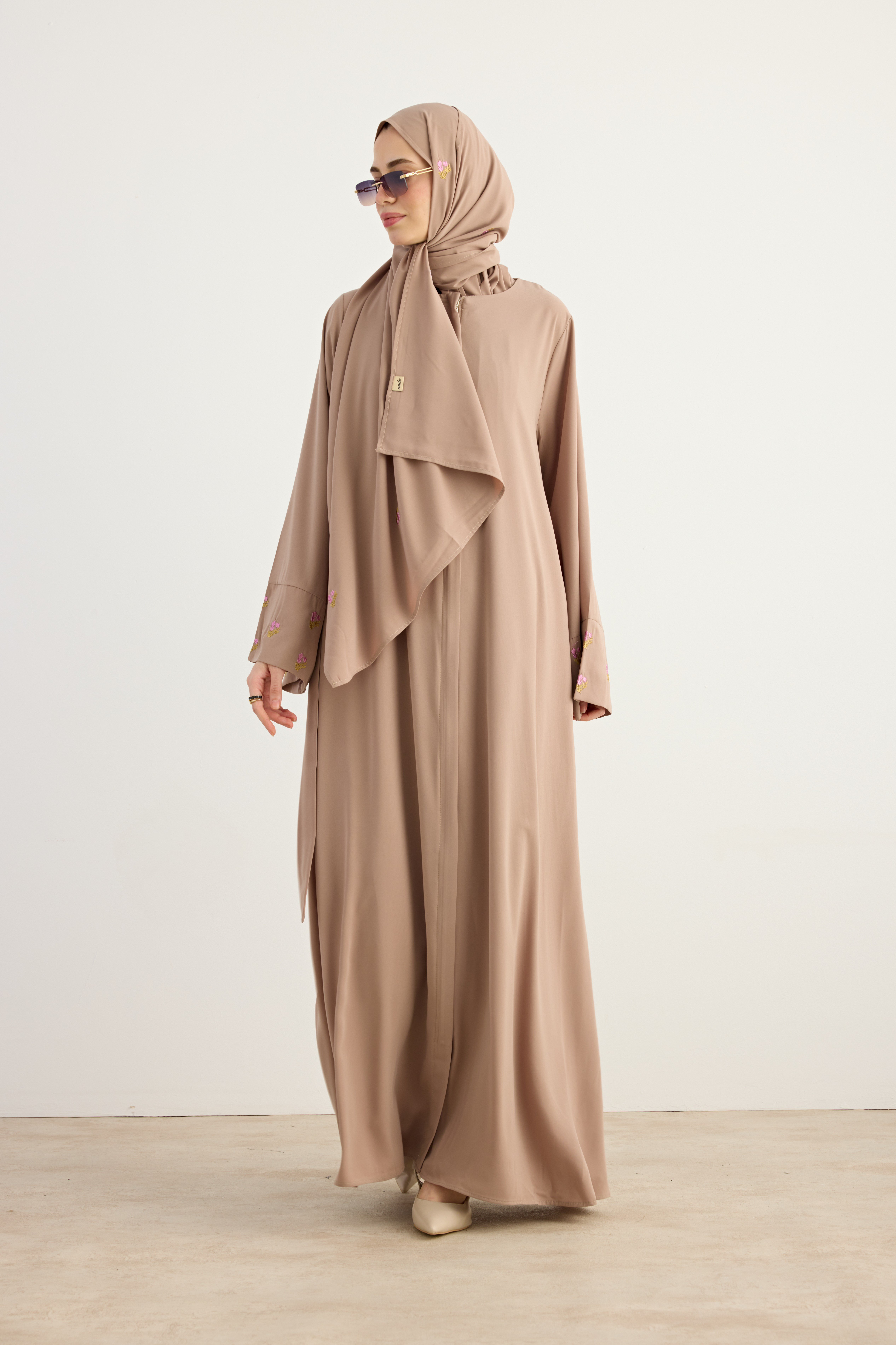 Ande Tesettür, Serpme Çiçek Nakışlı Abaya, Serpme Çiçek Nakışlı Abaya - Bej