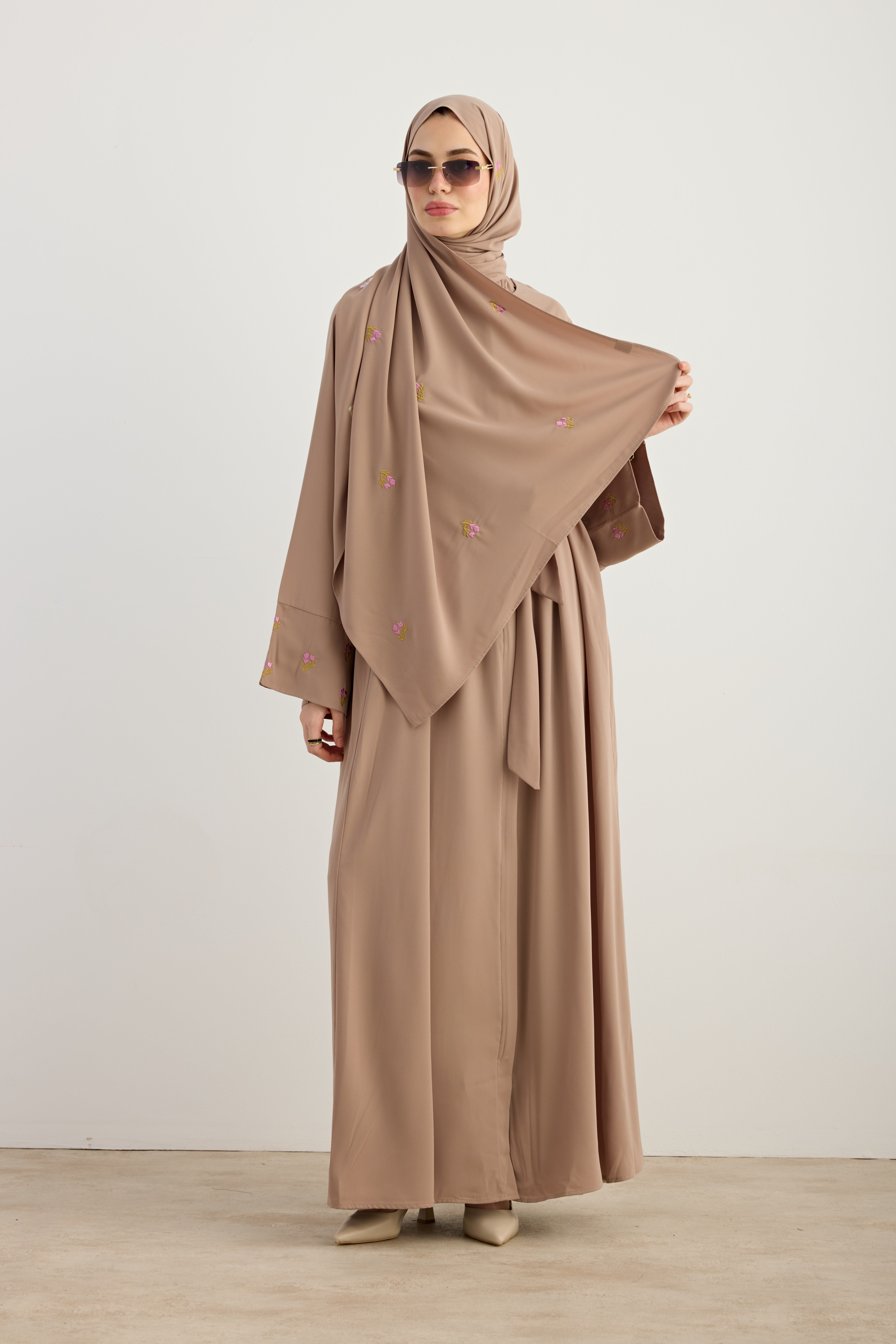 Ande Tesettür, Serpme Çiçek Nakışlı Abaya, Serpme Çiçek Nakışlı Abaya - Bej
