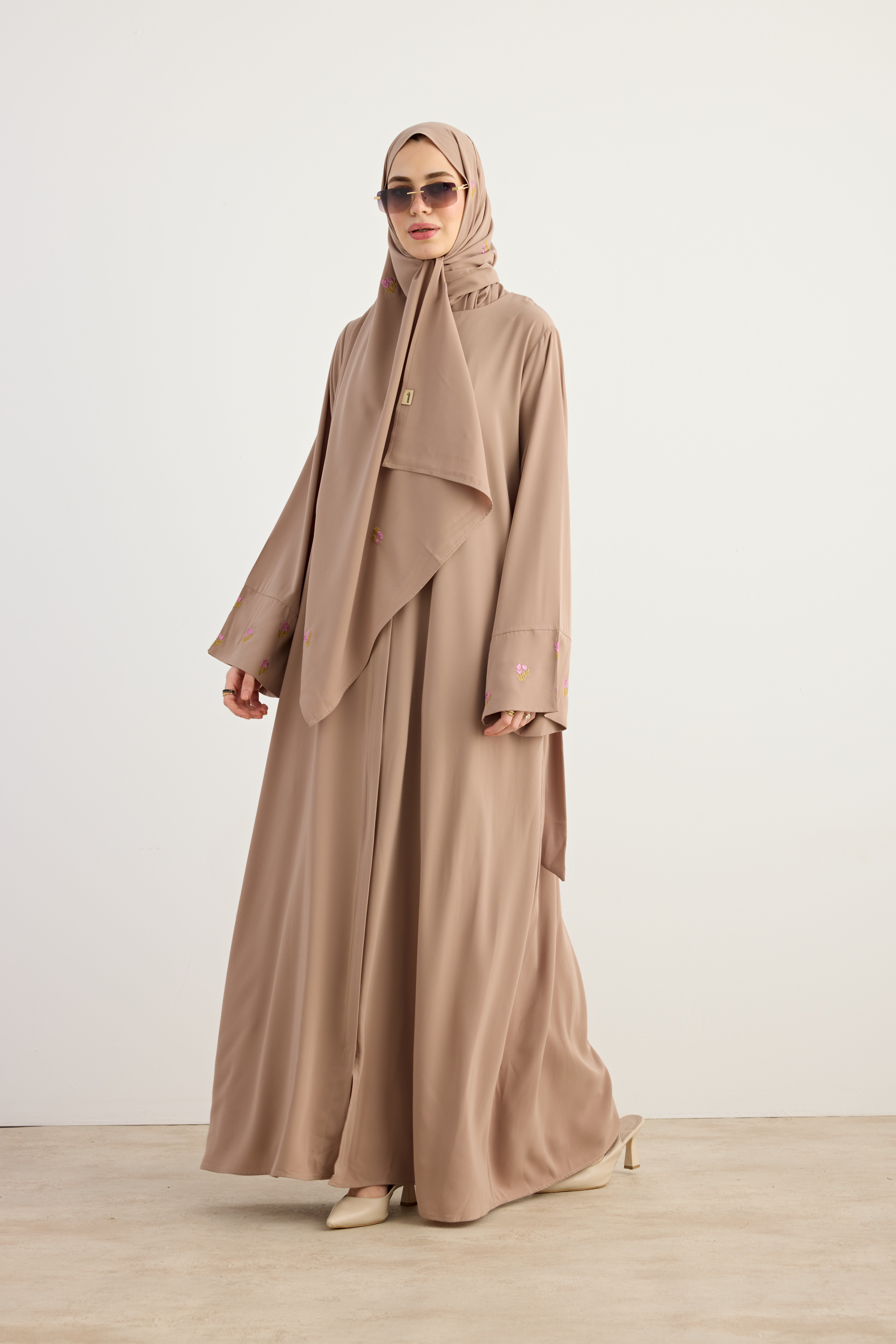Ande Tesettür, Serpme Çiçek Nakışlı Abaya, Serpme Çiçek Nakışlı Abaya - Bej