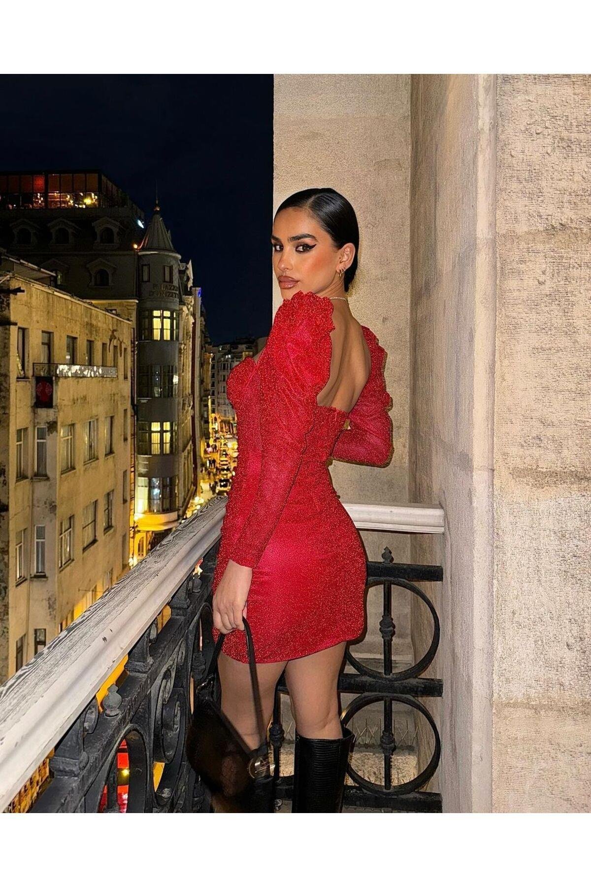  Korse Detaylı Simli Kırmızı Balon Kol Mini Elbise