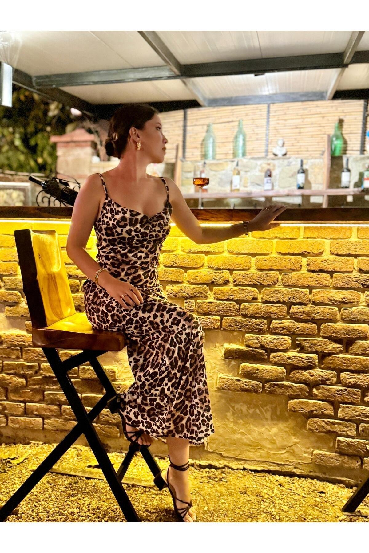  Leopar Desenli Askılı Seksi Saten Elbise