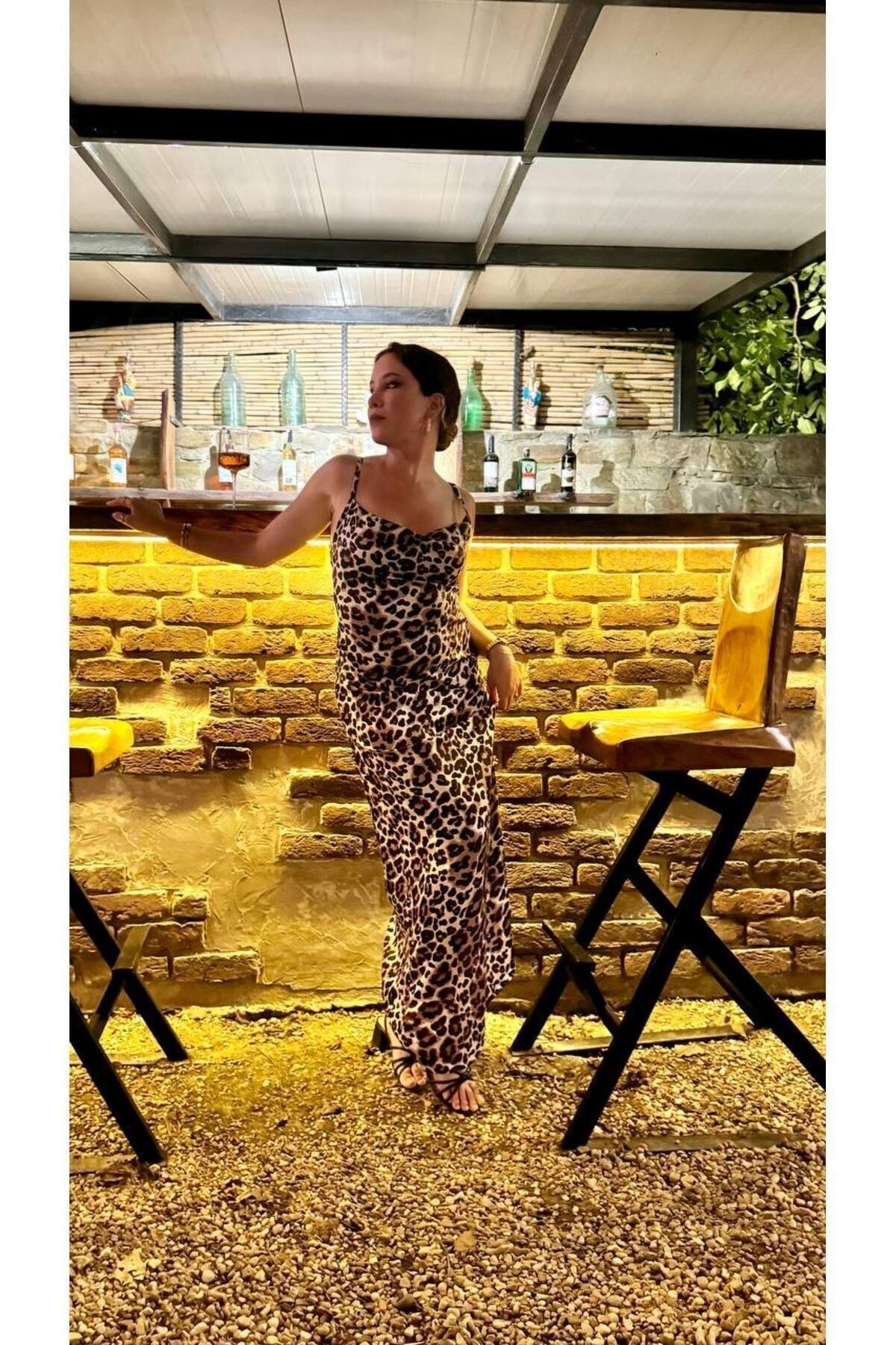  Leopar Desenli Askılı Seksi Saten Elbise