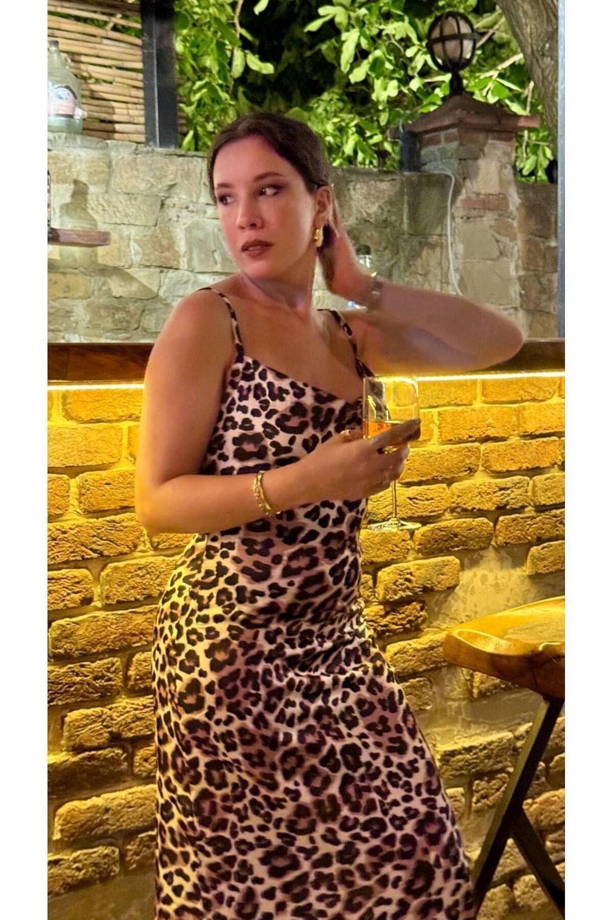  Leopar Desenli Askılı Seksi Saten Elbise