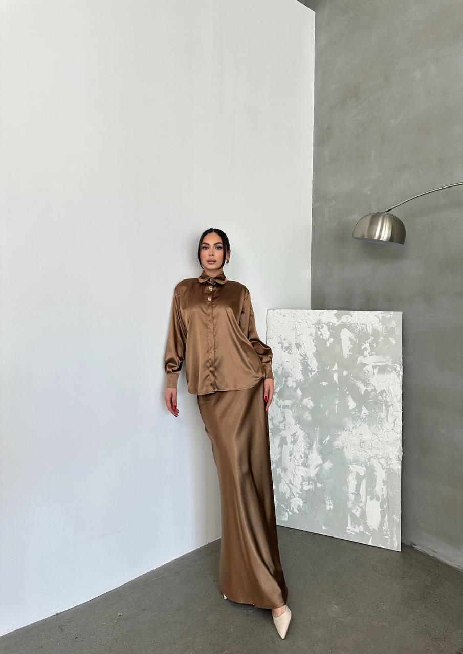  Özel Tasarım Taş Detaylı Pudra Nude Oversize Saten Gömlek  Özel Tasarım Taş Detaylı Pudra Nude Oversize Saten Gömlek