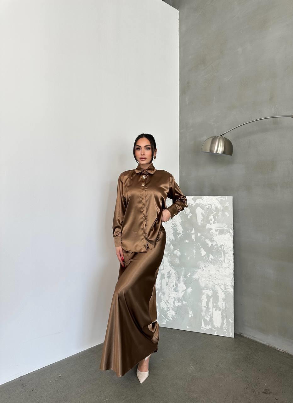  Özel Tasarım Taş Detaylı Pudra Nude Oversize Saten Gömlek  Özel Tasarım Taş Detaylı Pudra Nude Oversize Saten Gömlek
