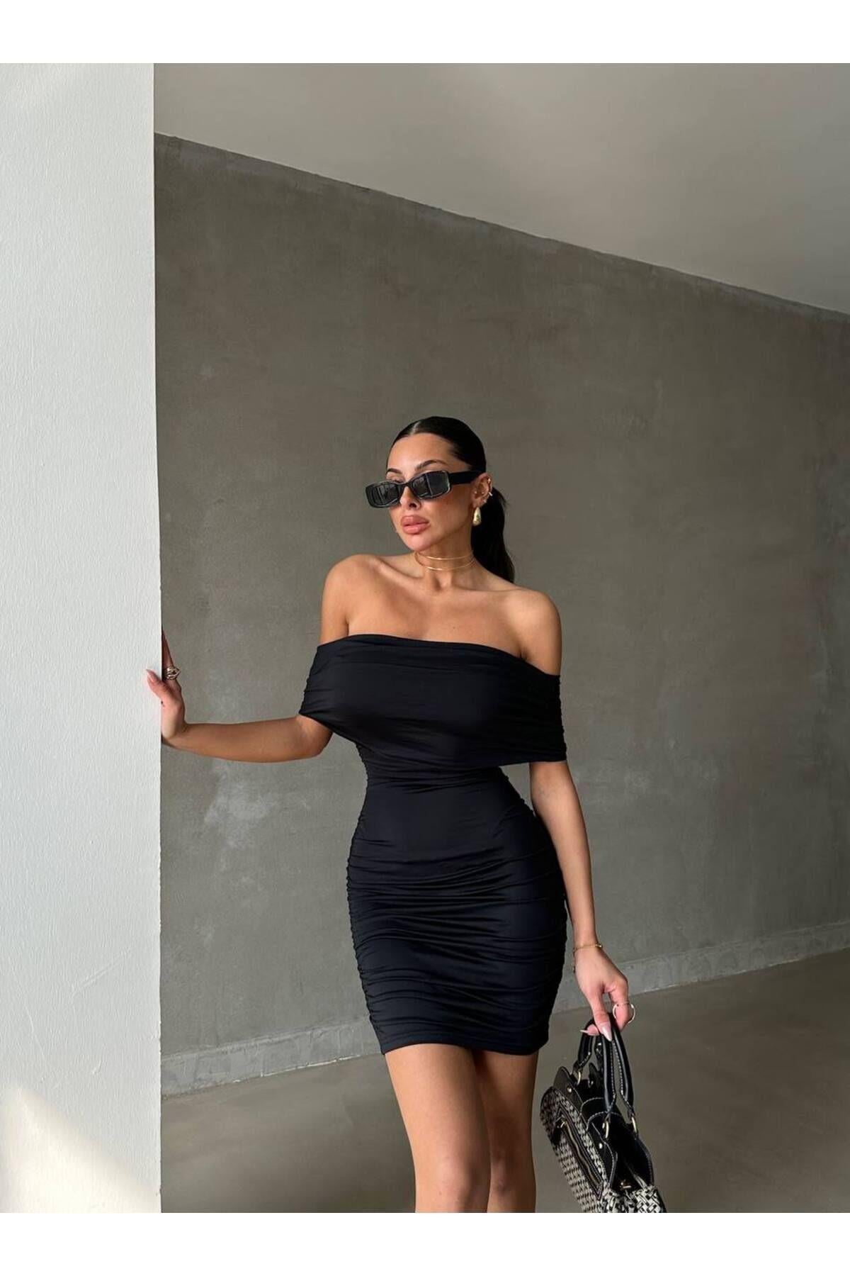 Carmen Yaka Drapeli Siyah Kısa Elbise