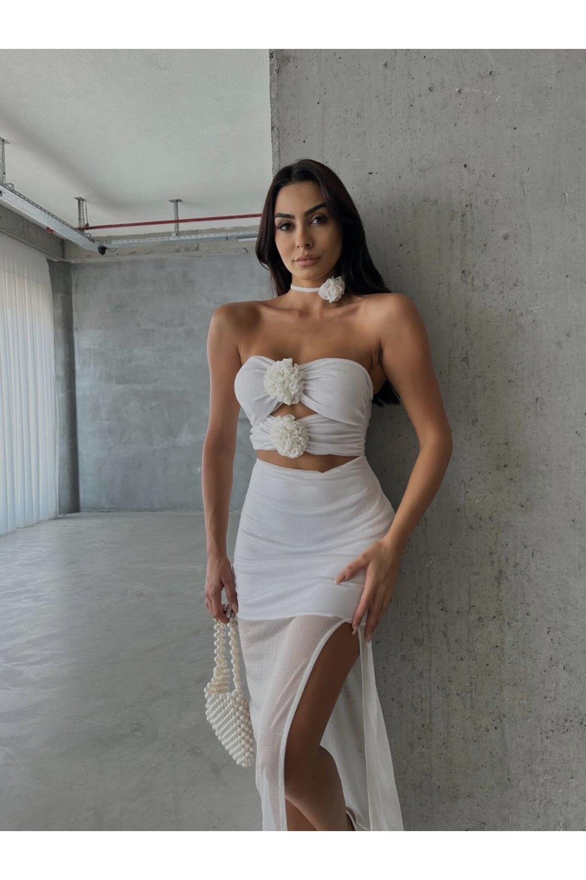 Isabella  Özel Tasarım Gül Detaylı Straplez Beyaz Elbise