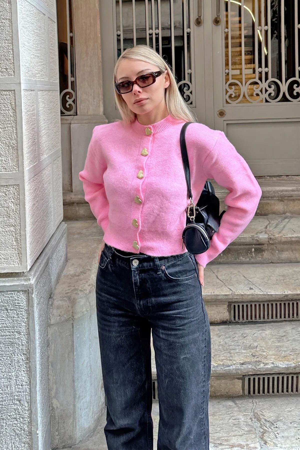 Kalp Düğme Detaylı Pembe Triko Hırka