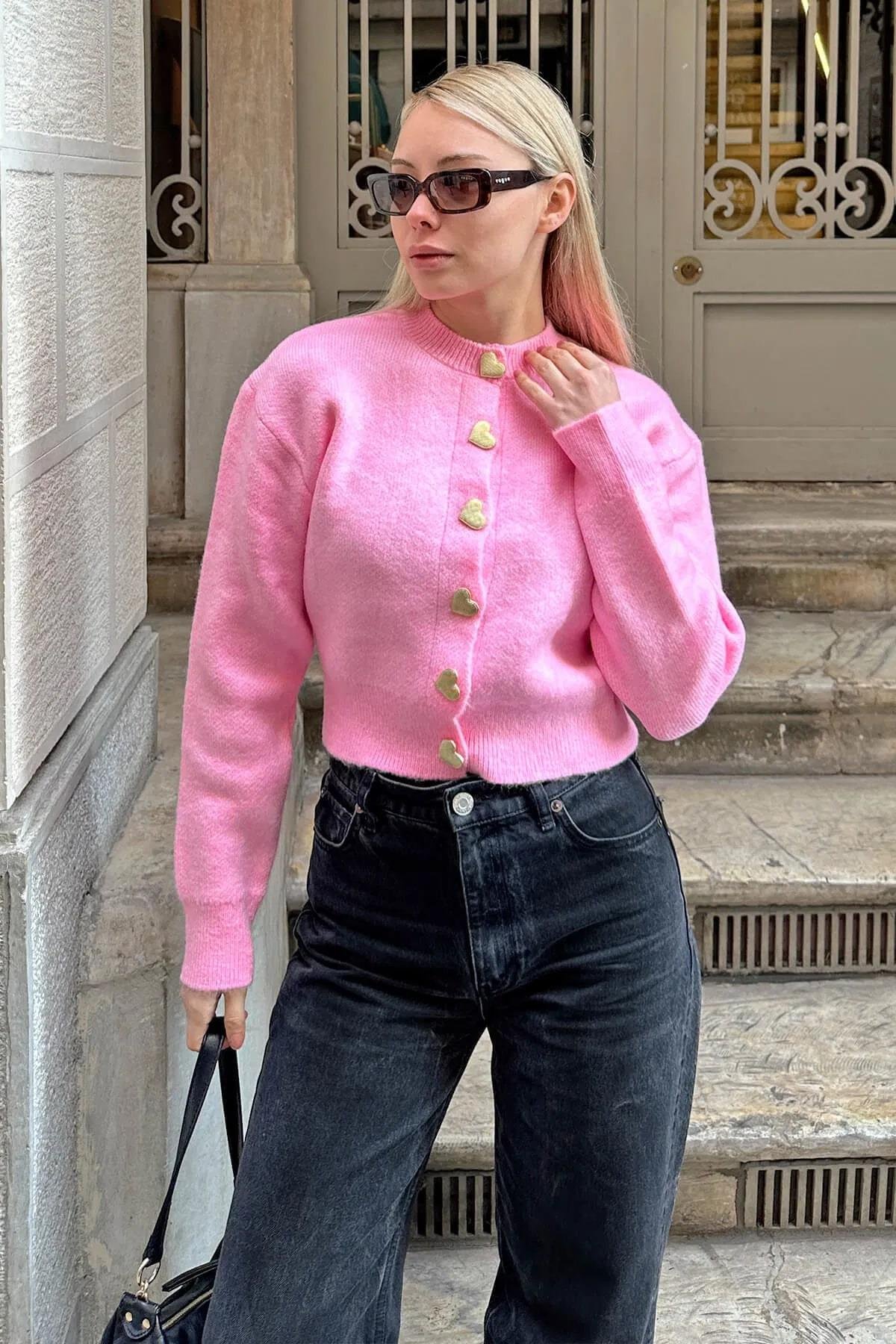 Kalp Düğme Detaylı Pembe Triko Hırka