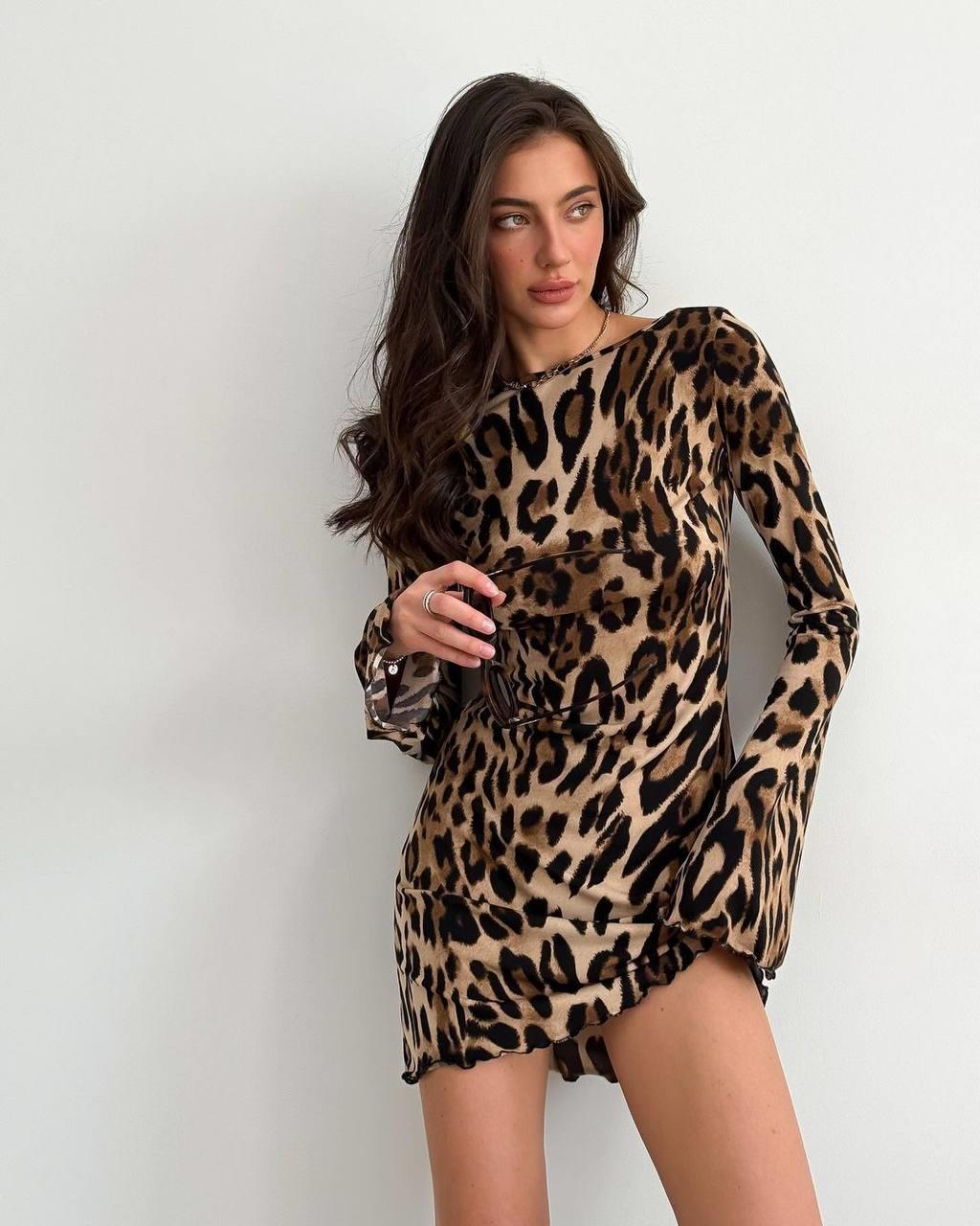 Leopar Desenli Sırt Dekolteli Seksi Kısa Elbise