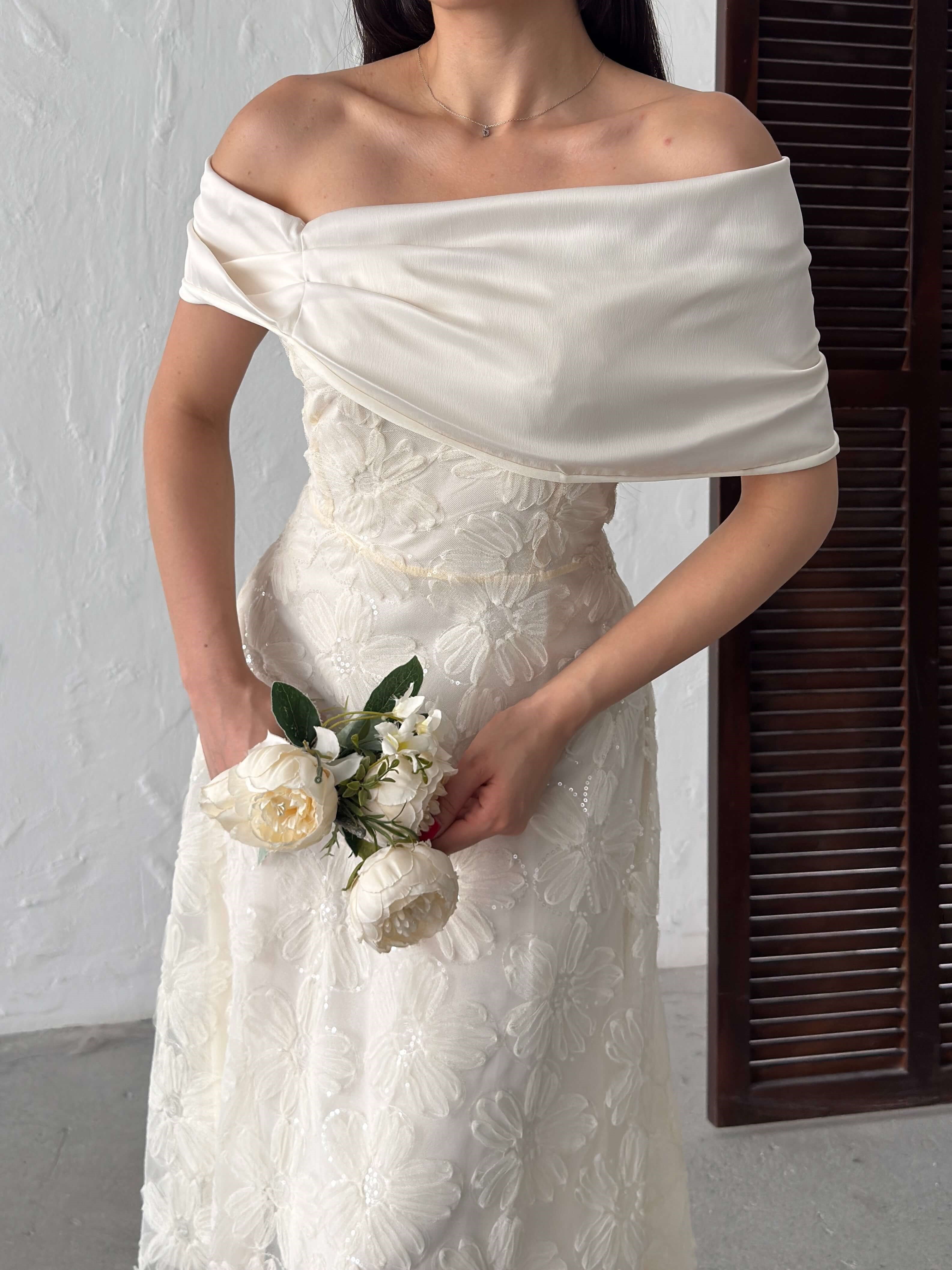 LILIA Midi Abiye Elbise - Ekru LILIA Ekru Madonna Yaka Çiçekli Midi Abiye Elbise