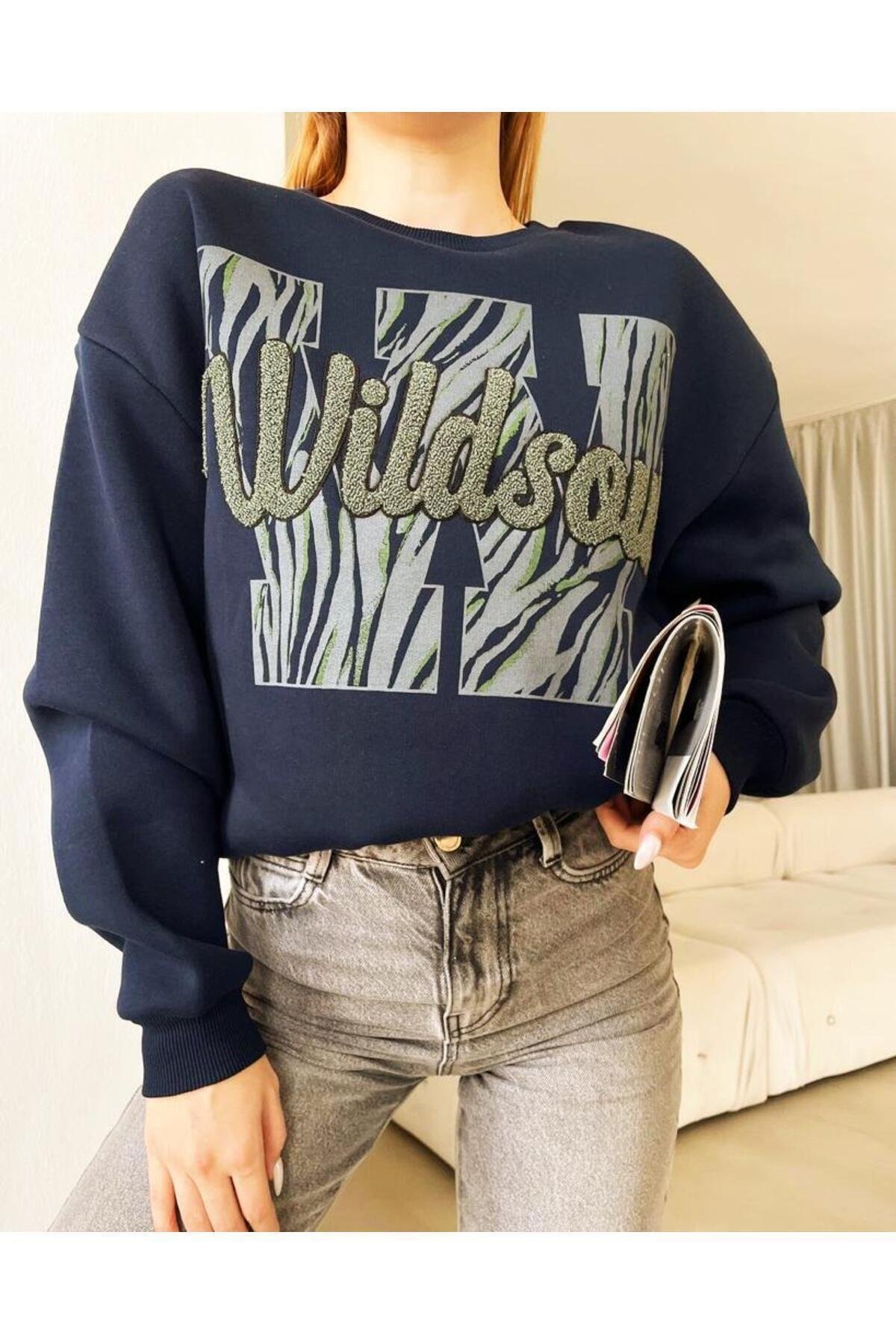Nakış İşlemeli WildSoul Siyah  Sweatshirt