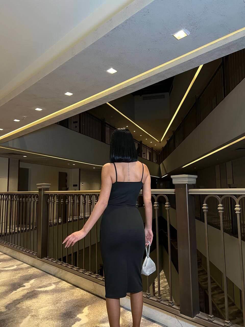 Otrişli Siyah Gece Elbisesi Otrişli Tüylü Vücuda Oturan Siyah Şık Gece Elbisesi