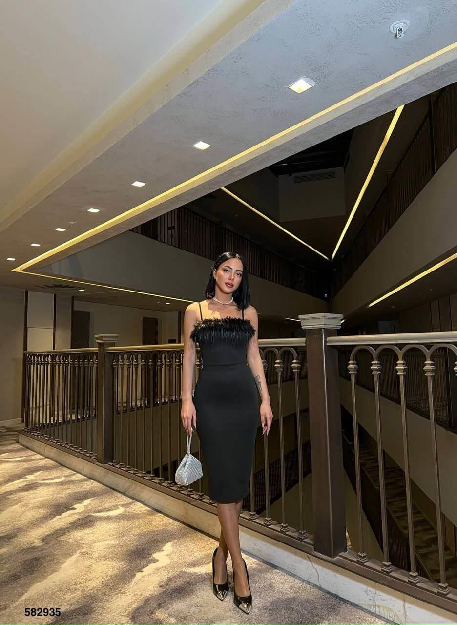 Otrişli Siyah Gece Elbisesi Otrişli Tüylü Vücuda Oturan Siyah Şık Gece Elbisesi
