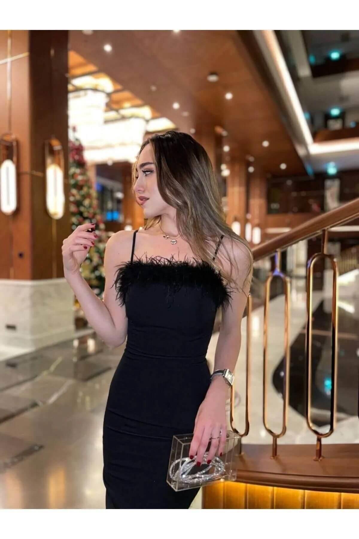 Otrişli Siyah Gece Elbisesi Otrişli Tüylü Vücuda Oturan Siyah Şık Gece Elbisesi